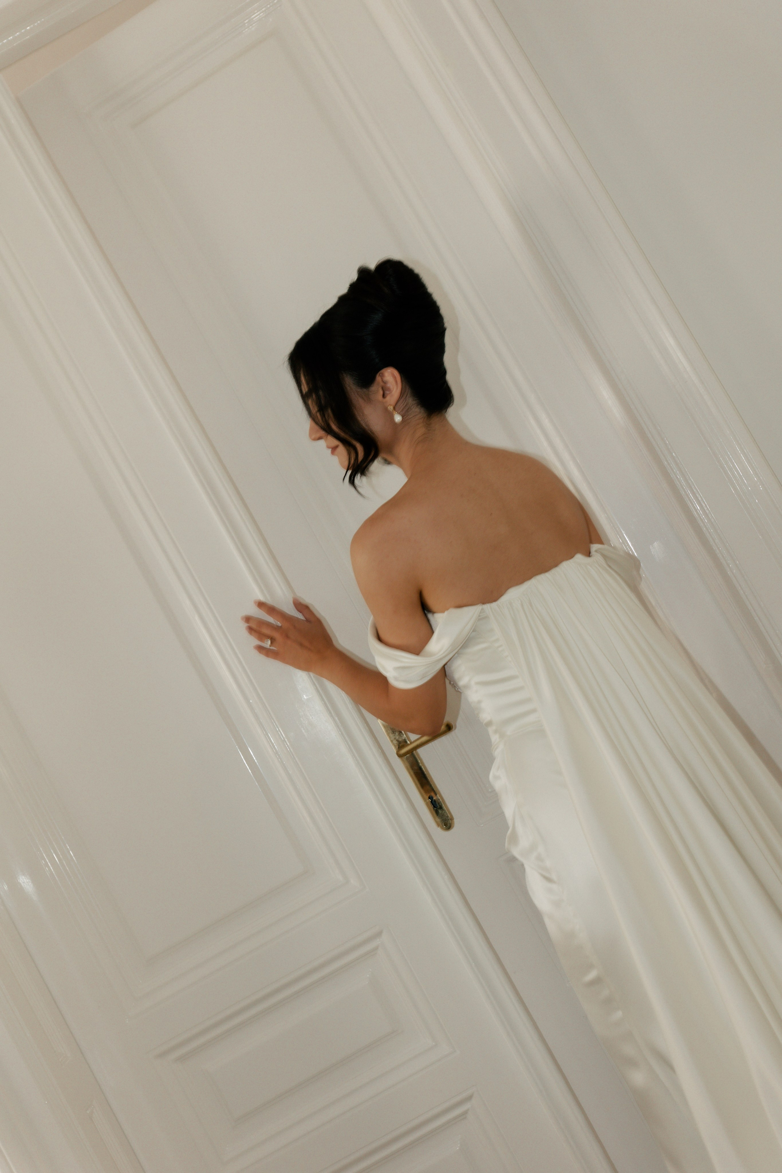 Elegant Castle Wedding in Austria | Alwin & Ruth’s Fairytale Celebration. Wedding photographer and videographer based in Timisoara, Romania