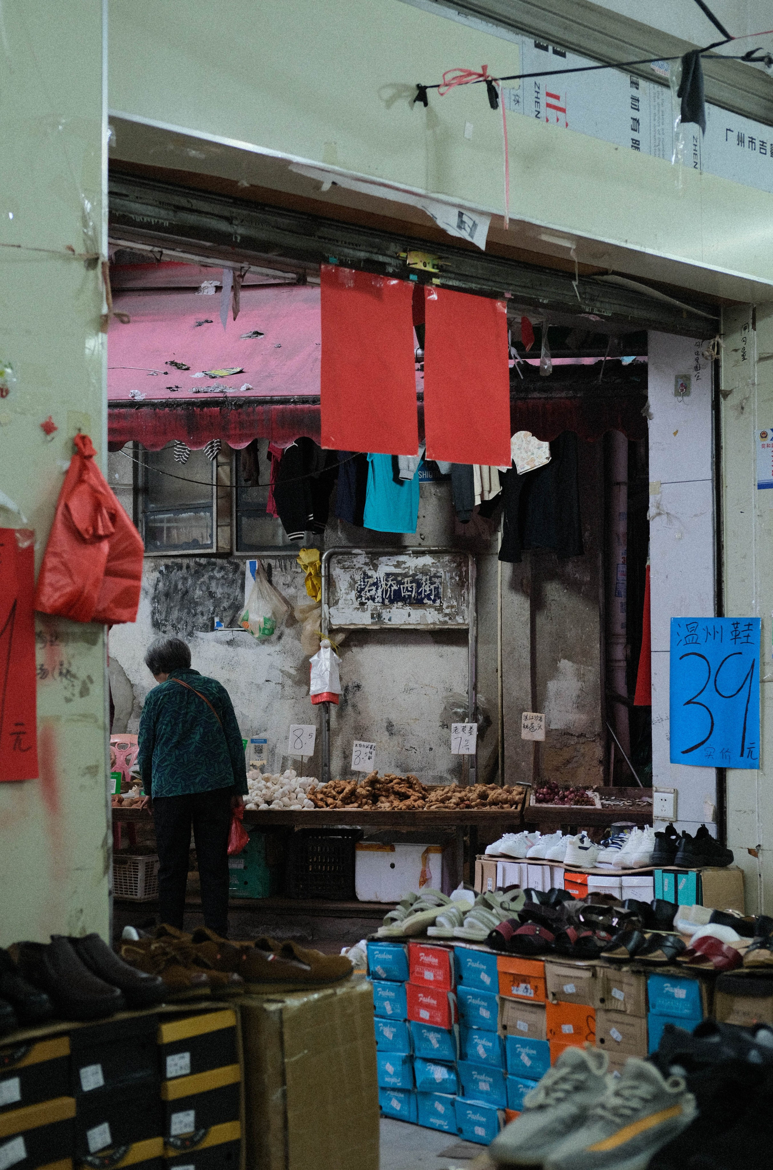 Guangzhou Street Photography | Candid Street Photography by Yukophotography | 街头摄影师广州