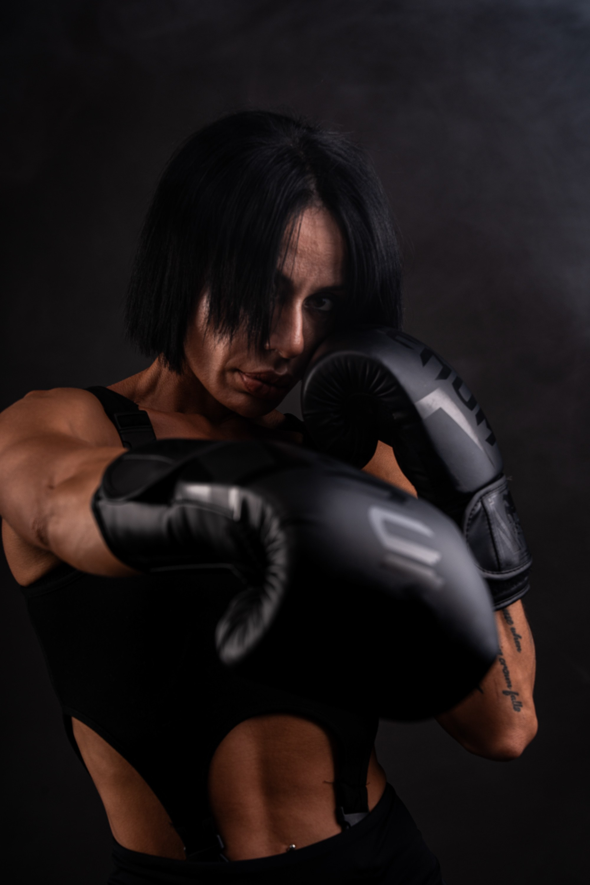 Gücün Estetikası: Peşəkar İdmançı Portretlərinin Çəkiliş Sirləri. Məhsul Fotoqrafı Bakıda