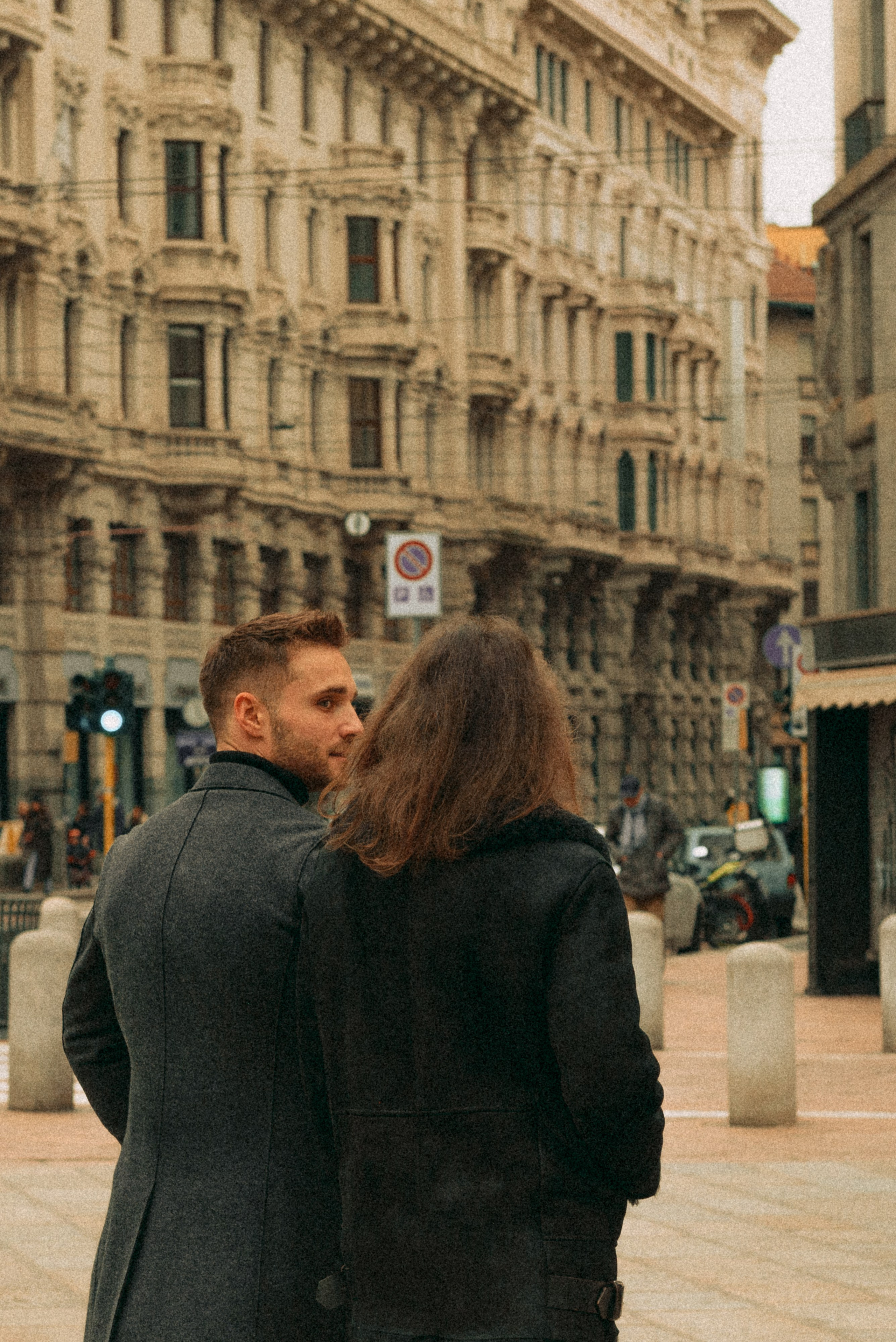 Russian speacking photographer. Private photo session in Milan. Photographer for couple in Milan