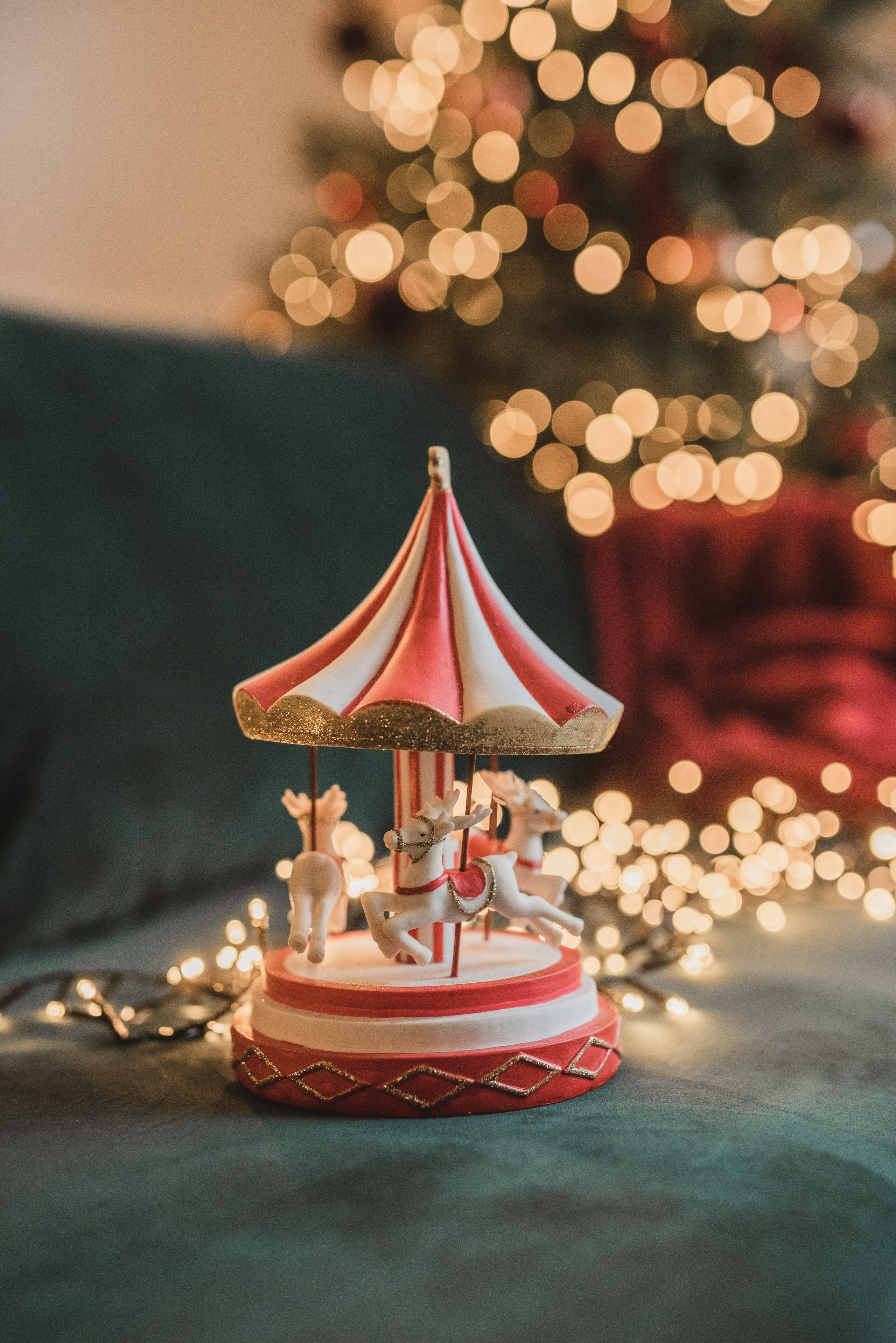 Fotostudijas Ziemassvētku Dekors – Maģiska svētku fotosesijas atmosfēra Rīgā. Fotostudija VEF Rīga