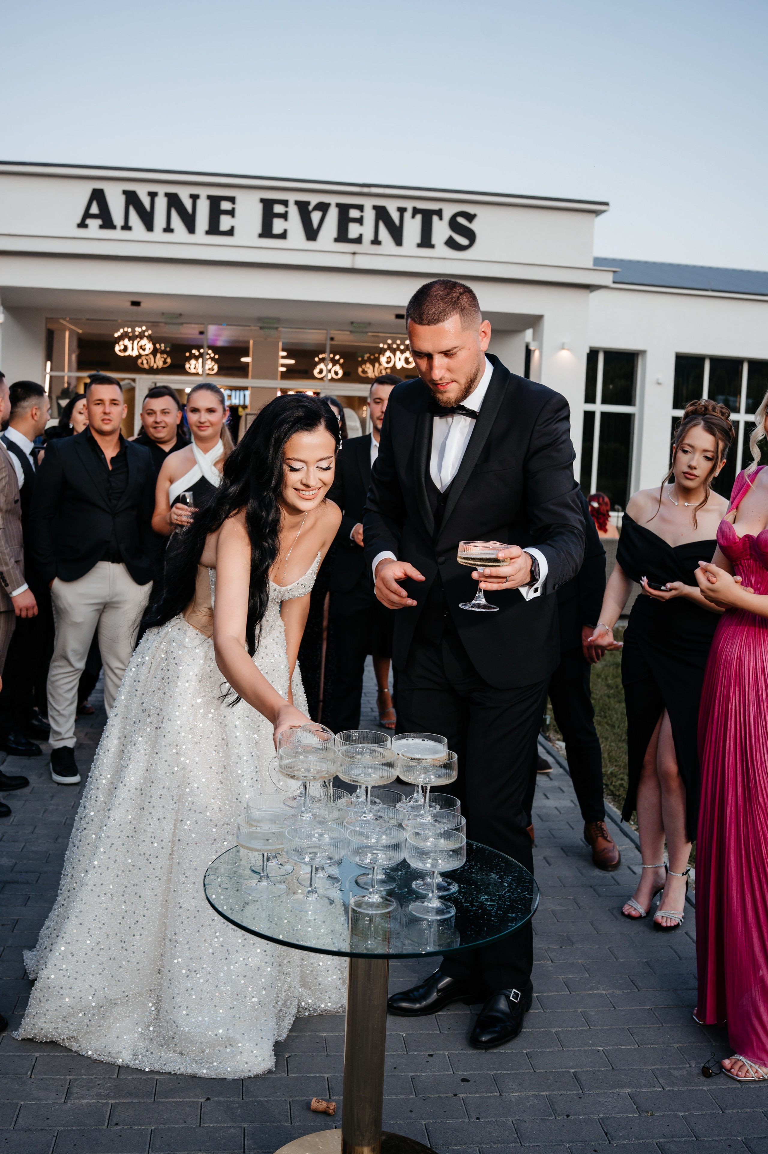 Catalina & Remus. Raw Studio. Fotograful tau de nunta!