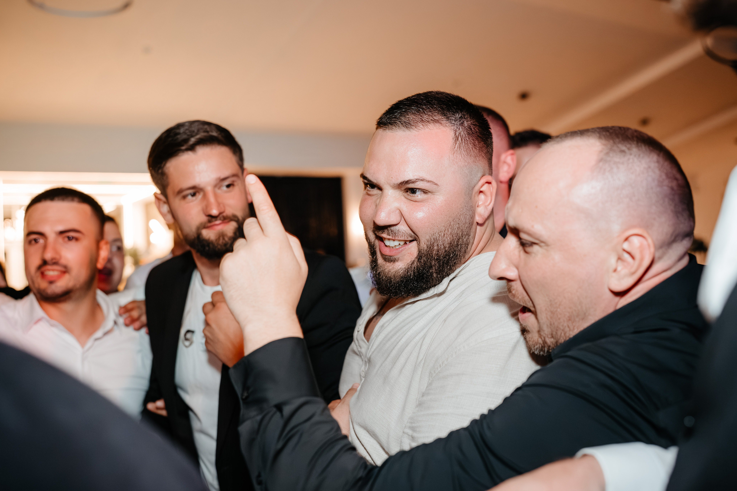 Catalina & Remus. Raw Studio. Fotograful tau de nunta!