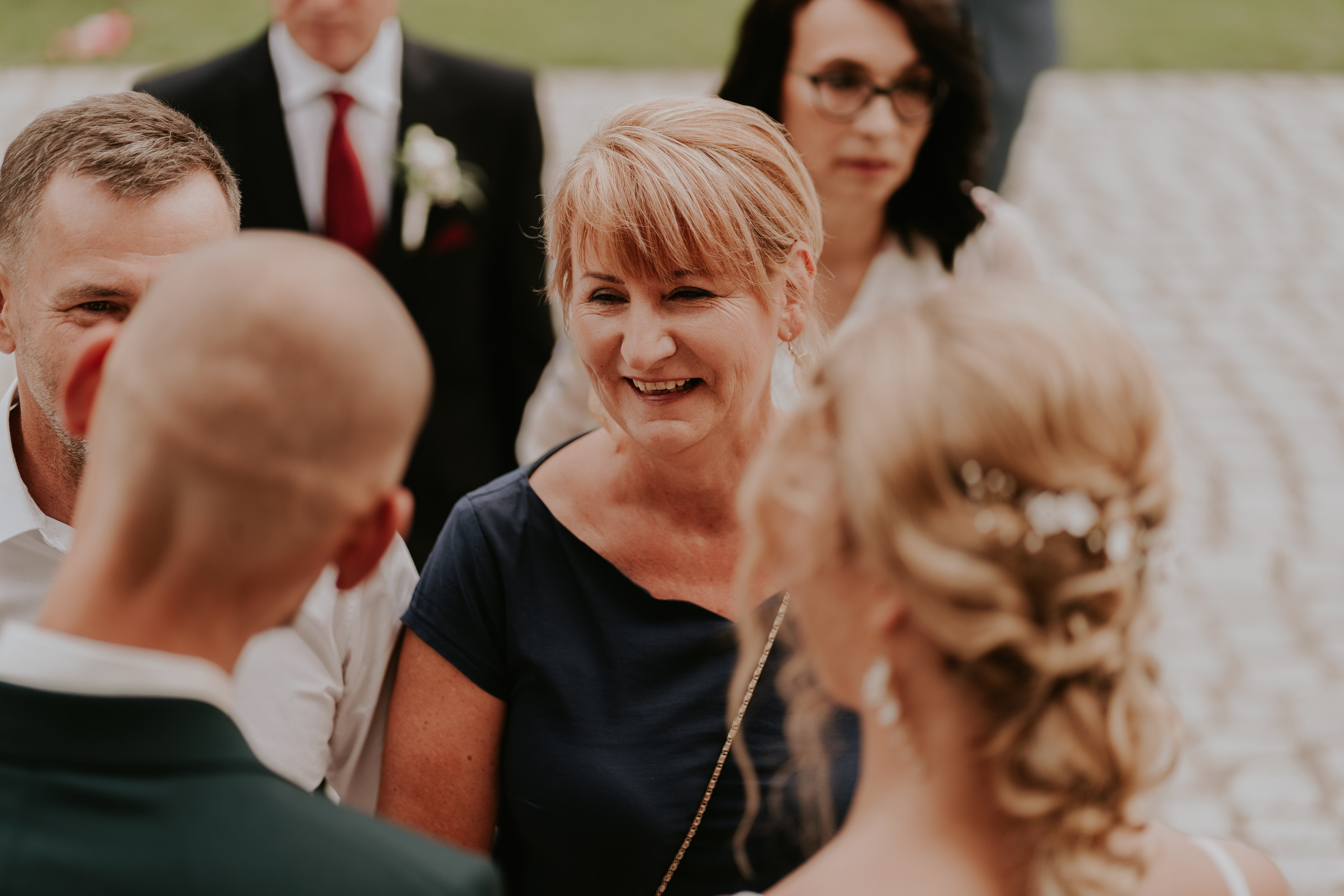 Dwór Wierzbno: plenerowy ślub pod wierzbą. Karkowskafoto - fotografia miłości