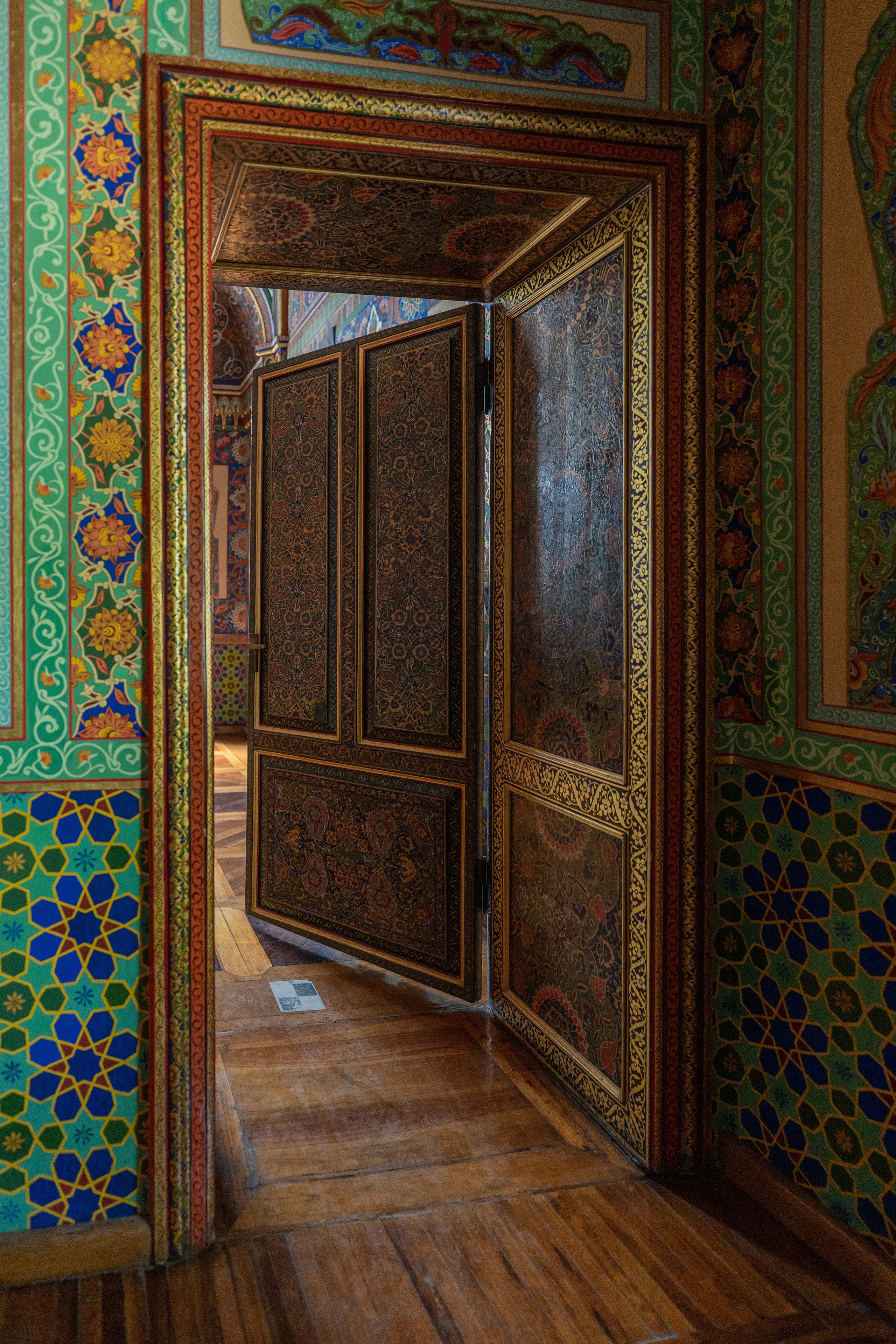 Дворец Романова: куда исчезла могила великого князя и все его богатств. Георгий Намазов | Фотограф в Ташкенте