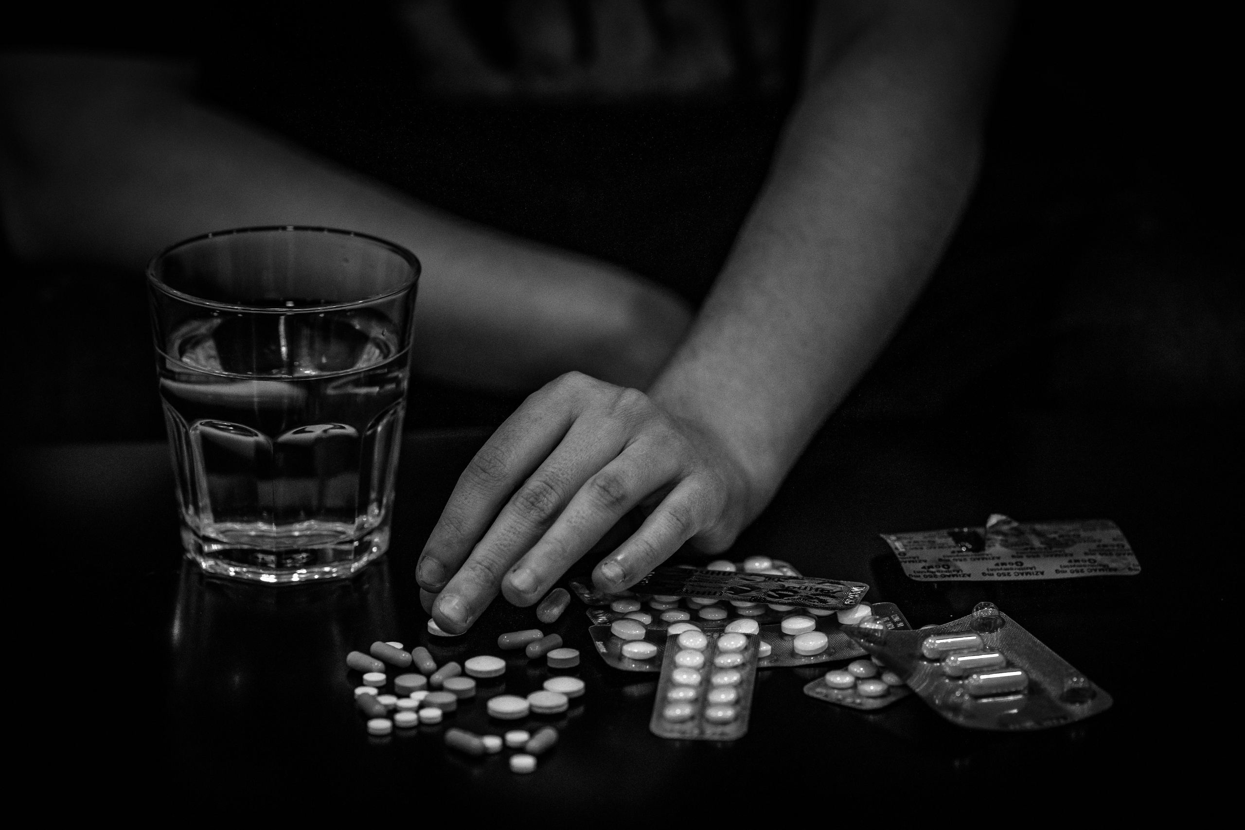 Умирать больно: почему люди решаются на самоубийство. Георгий Намазов | Фотограф в Ташкенте