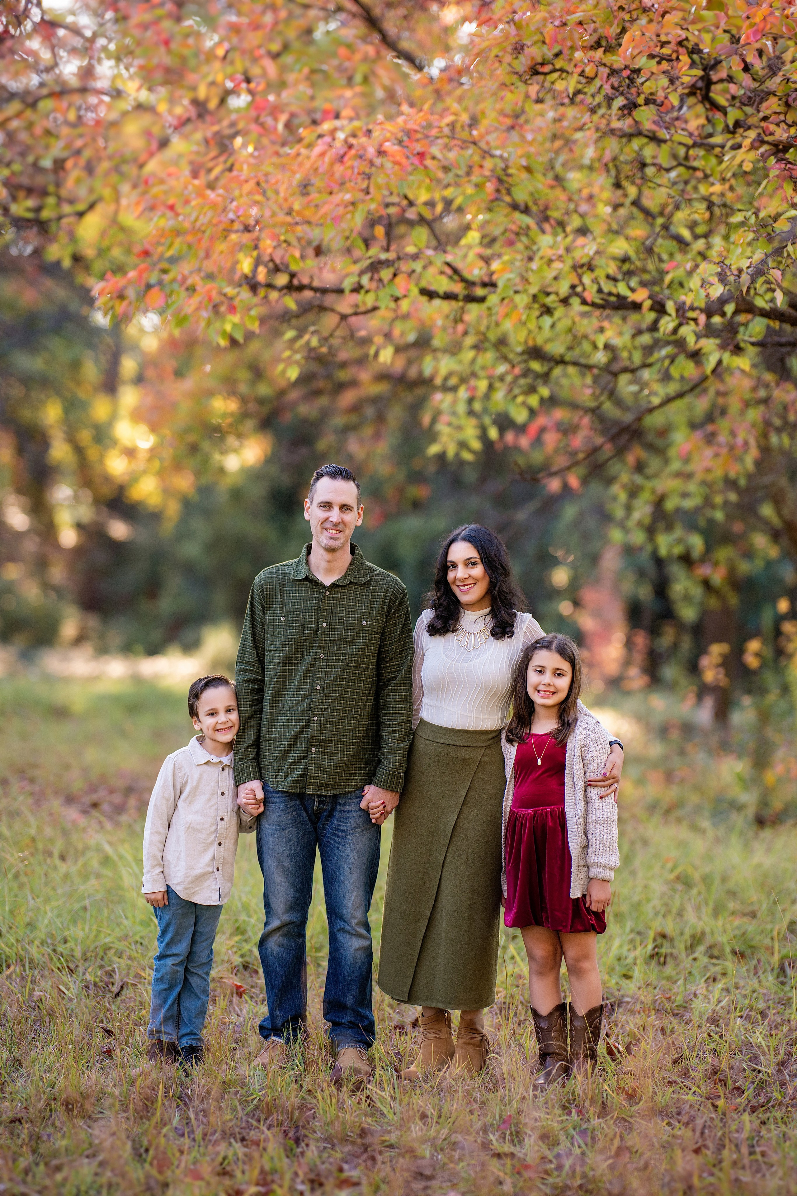 2026 Fall Family Photos In Rocklin Roseville Folsome Sacramento. Family photographer in Roseville, Rocklin, Folsom, Sacramento