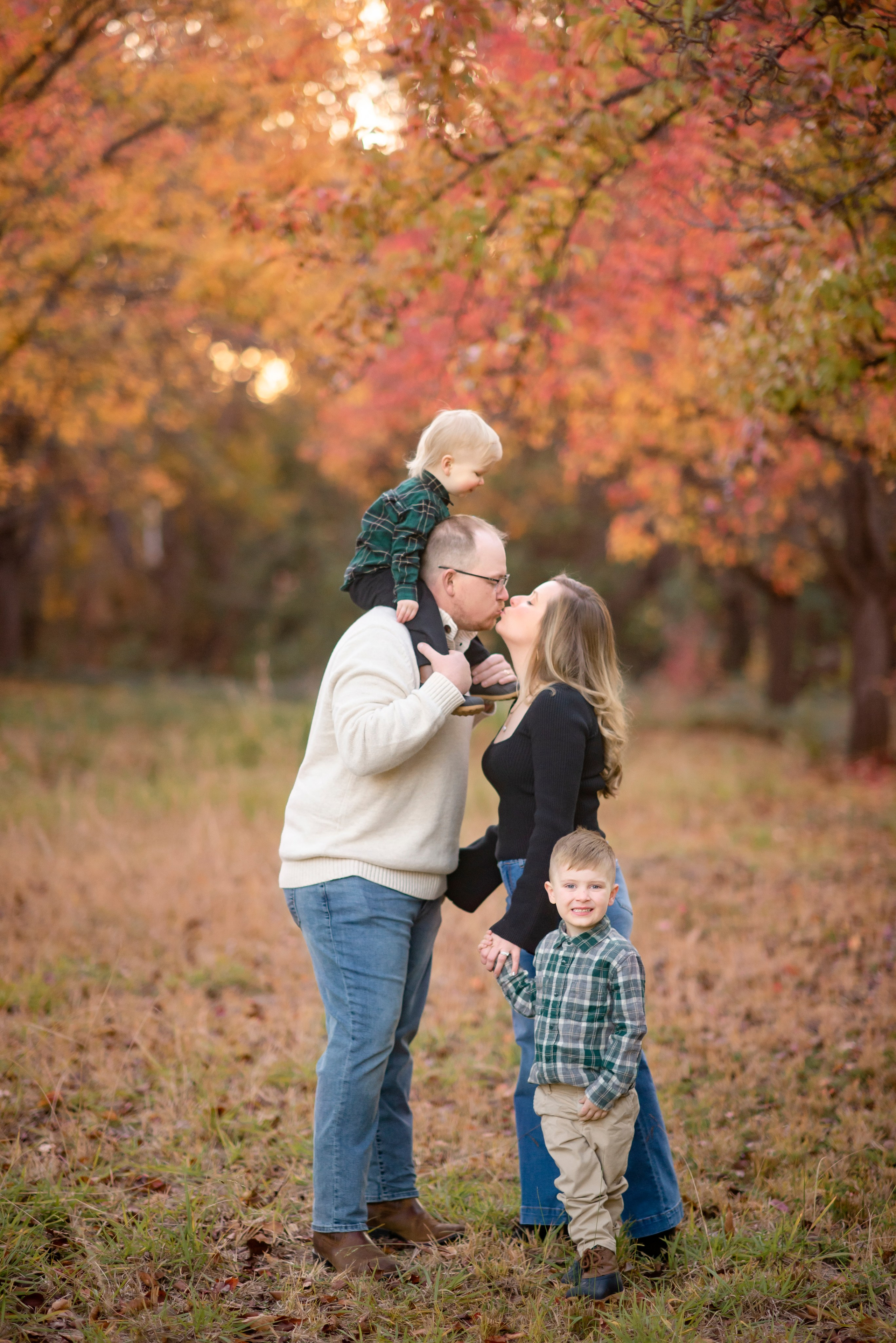 2026 Fall Family Photos In Rocklin Roseville Folsome Sacramento. Family photographer in Roseville, Rocklin, Folsom, Sacramento