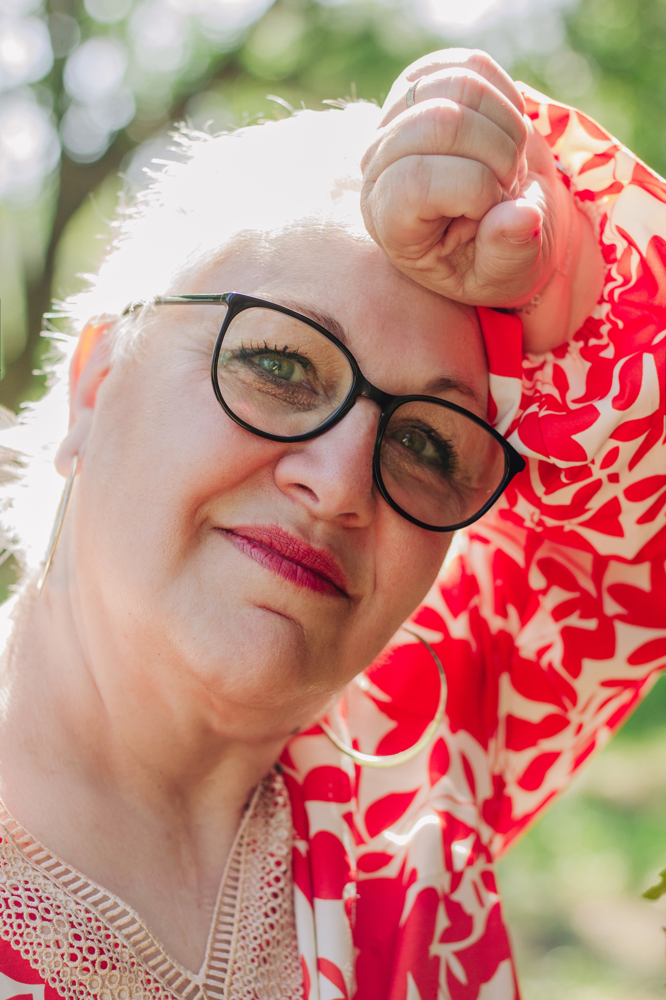 Photographe Portrait à Poitiers, Châtellerault et Tours – Capturer Votre Essence Authentique. Photographe professionnelle à Poitiers, Tours et Châtellerault | Studio photo entre Poitiers et Tours – portraits, familles, entreprises, ma