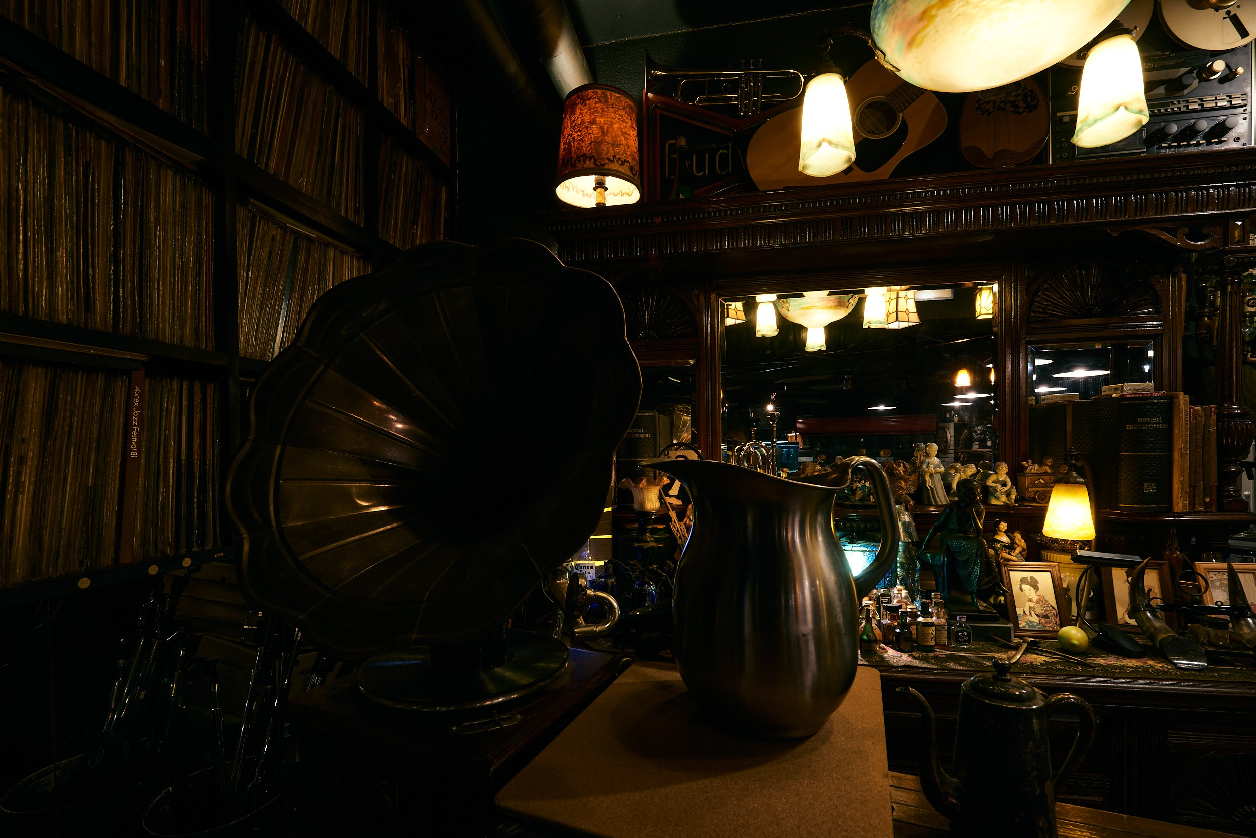 The Music Lovers. MT