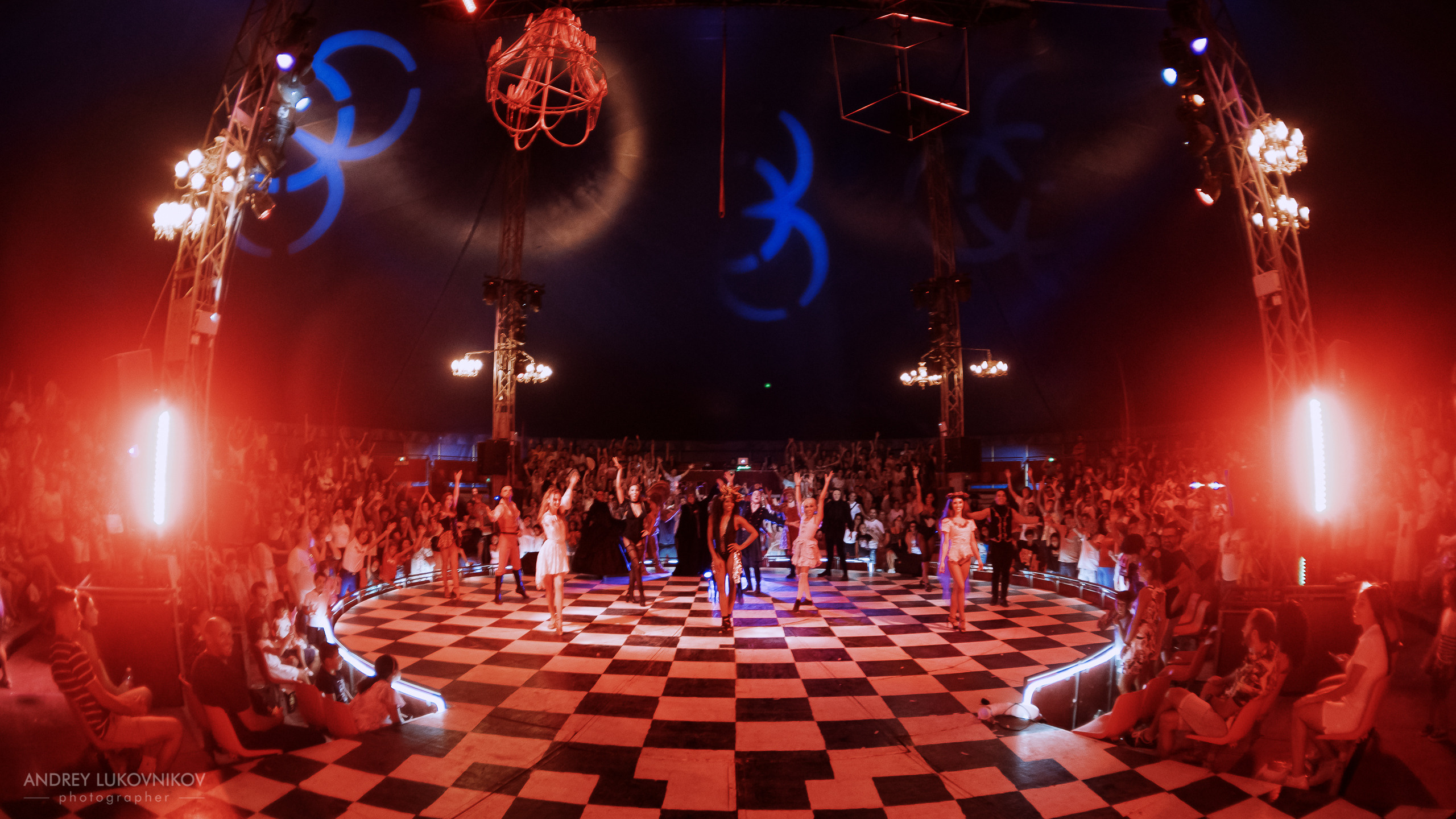 Репортаж с выступления цирка El Circo Encantado в Торревьехе — Фотограф в Аликанте и Торревьехе