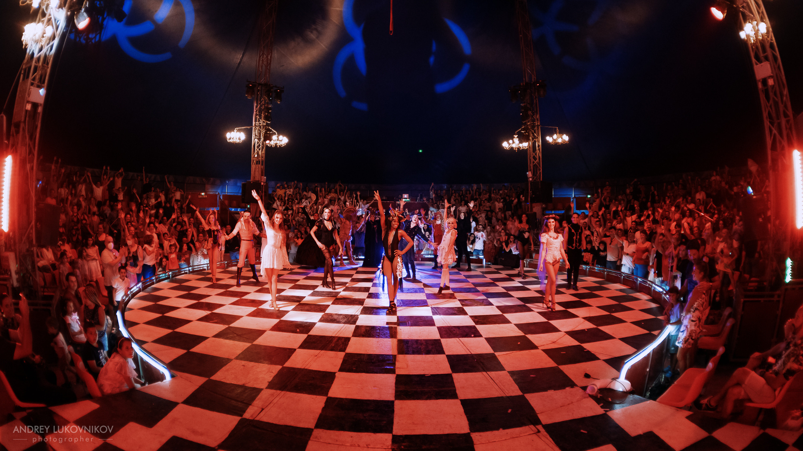 Репортаж с выступления цирка El Circo Encantado в Торревьехе — Фотограф в Аликанте и Торревьехе