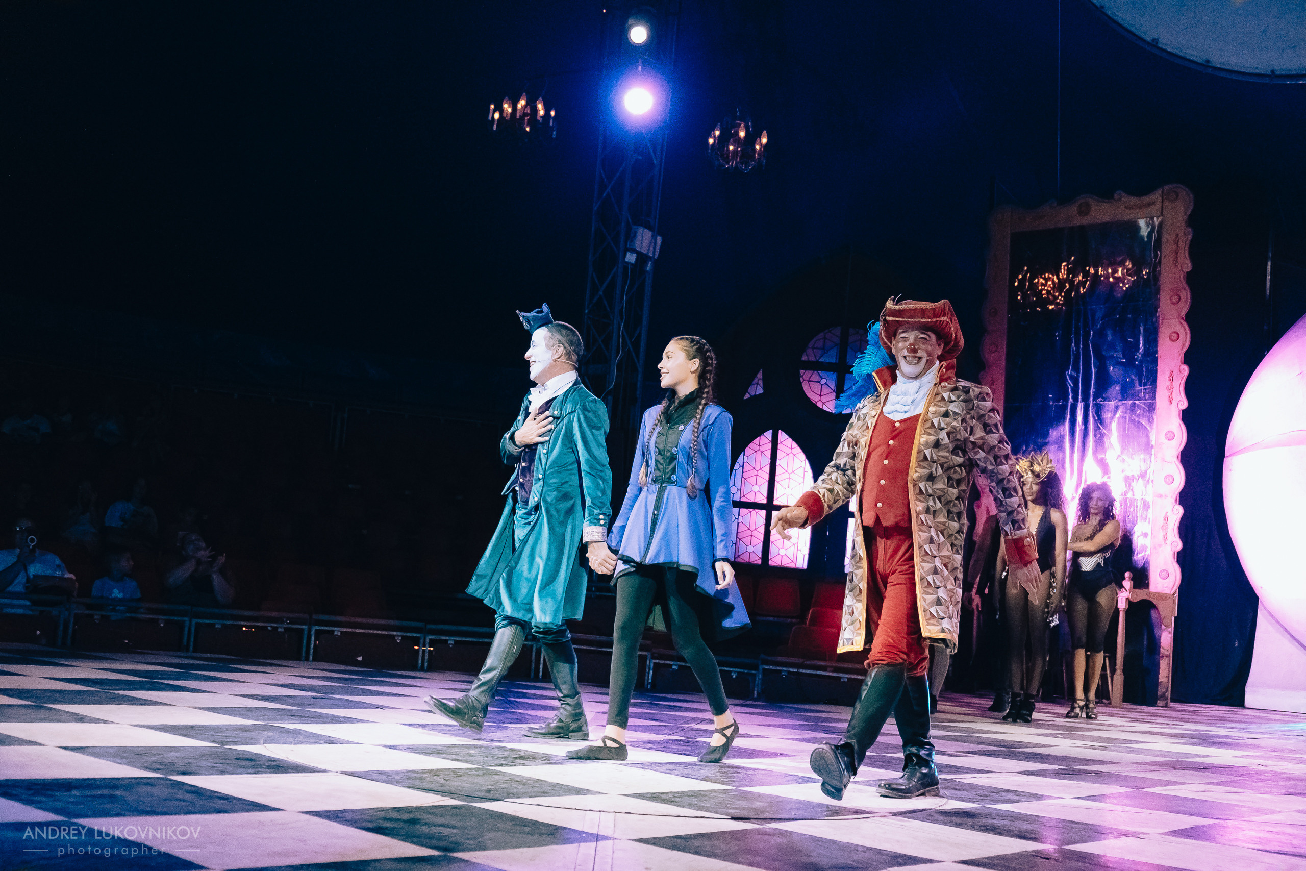 Репортаж с выступления цирка El Circo Encantado в Торревьехе — Фотограф в Аликанте и Торревьехе