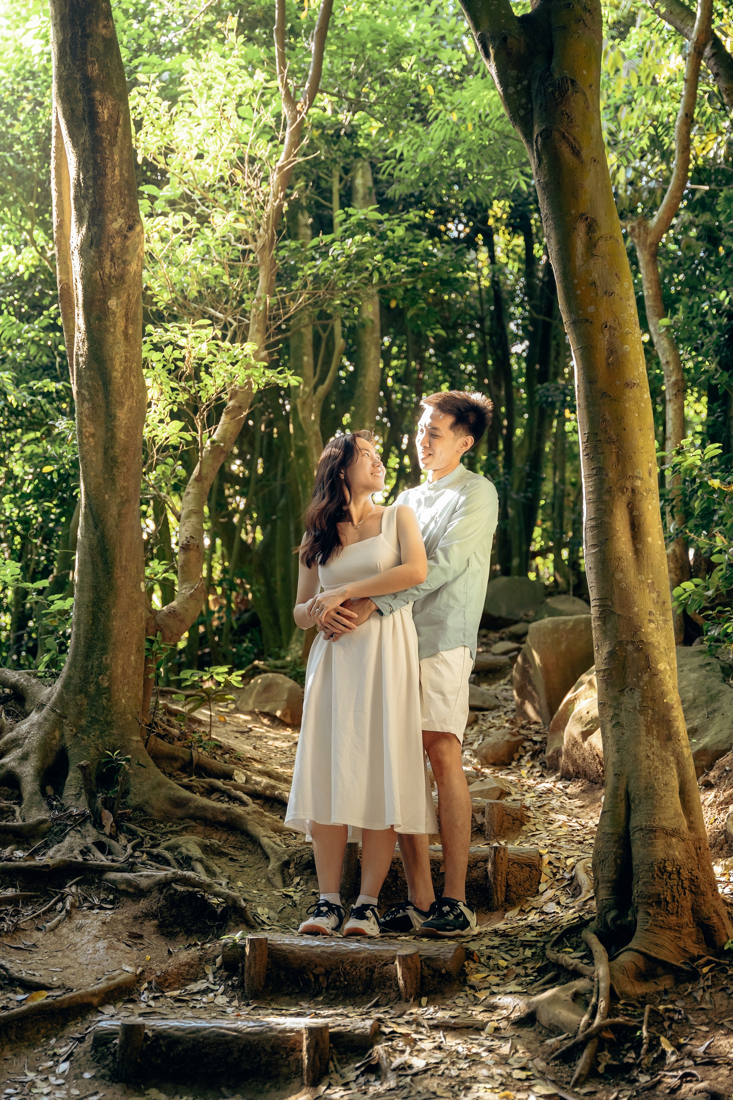 Fukuoka Couple Photoshoot: Roses, Totoro Forest & Sunset Love Story
