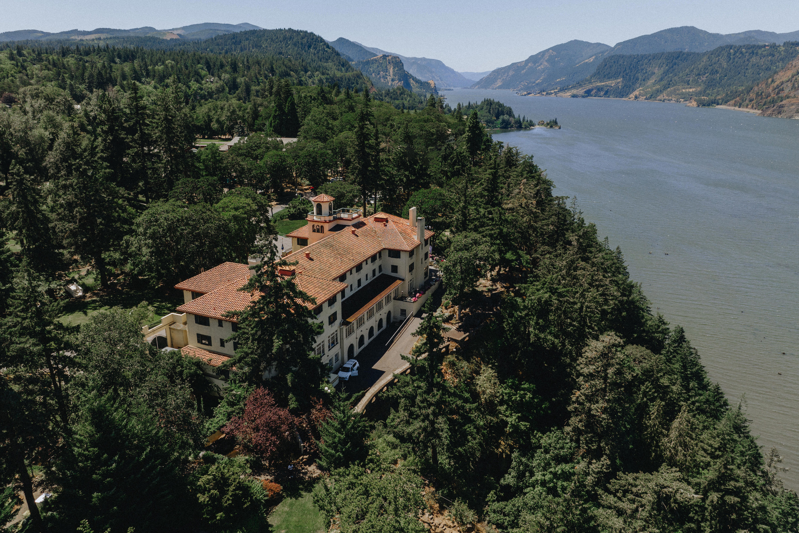 Brook & Richard's Wedding in Portland Oregon| Captured by Georgy Shishkin, Professional Wedding Photographer Seattle, Bend & Oregon Coast. Capturing Love in the Heart of the Pacific Northwes