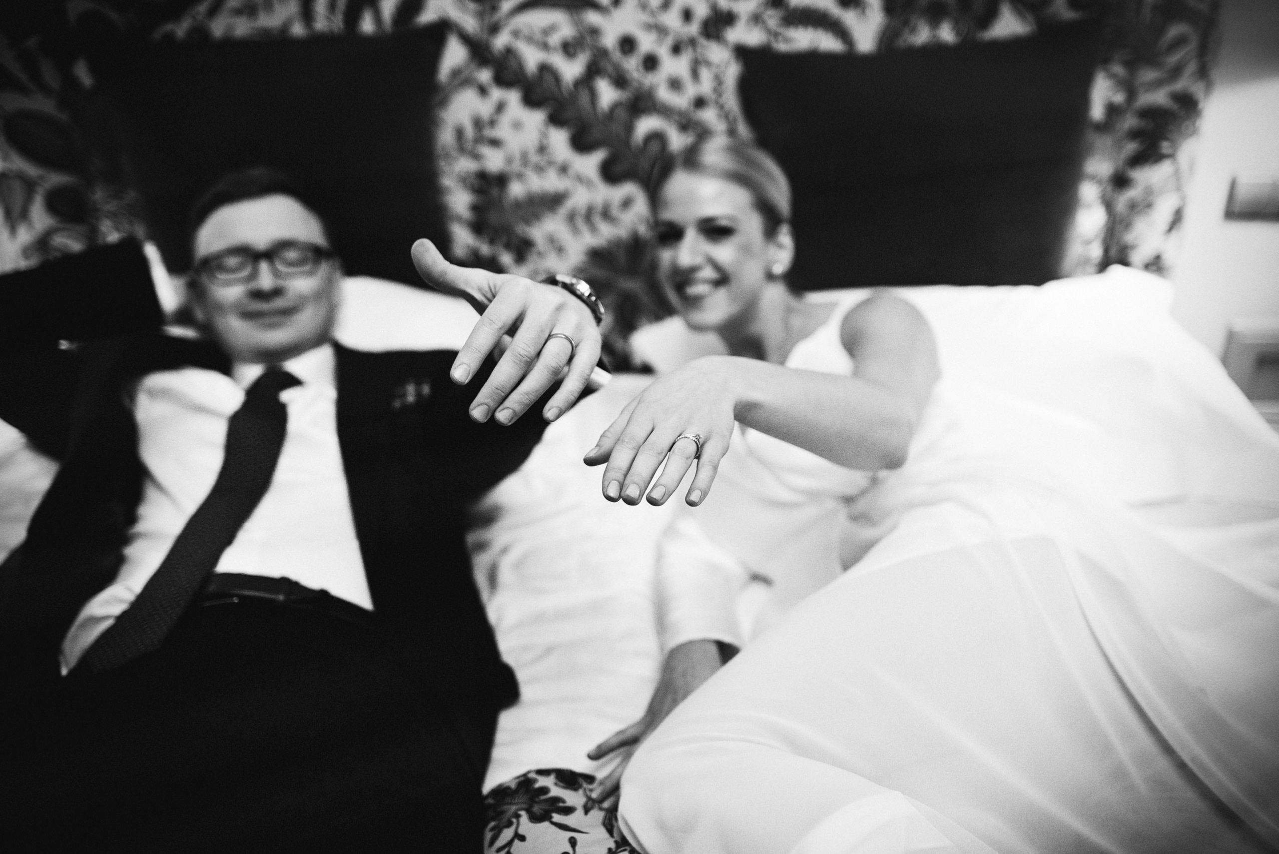 Vestuvių fotosesija, ceremonija, Vestuvių pasiruošimo fotografavimas. Vestuvių fotografas Vilnius Trakai kaina vestuvių fotografavimas fotografė personal.lt photogrpahy kainos jaunoji jaunikis nuotaka santuoka vestuvės, profesionali natūrali meninė reportažinė klasikinė fotosesija, vestuvių fotosesija gamtoje dvare