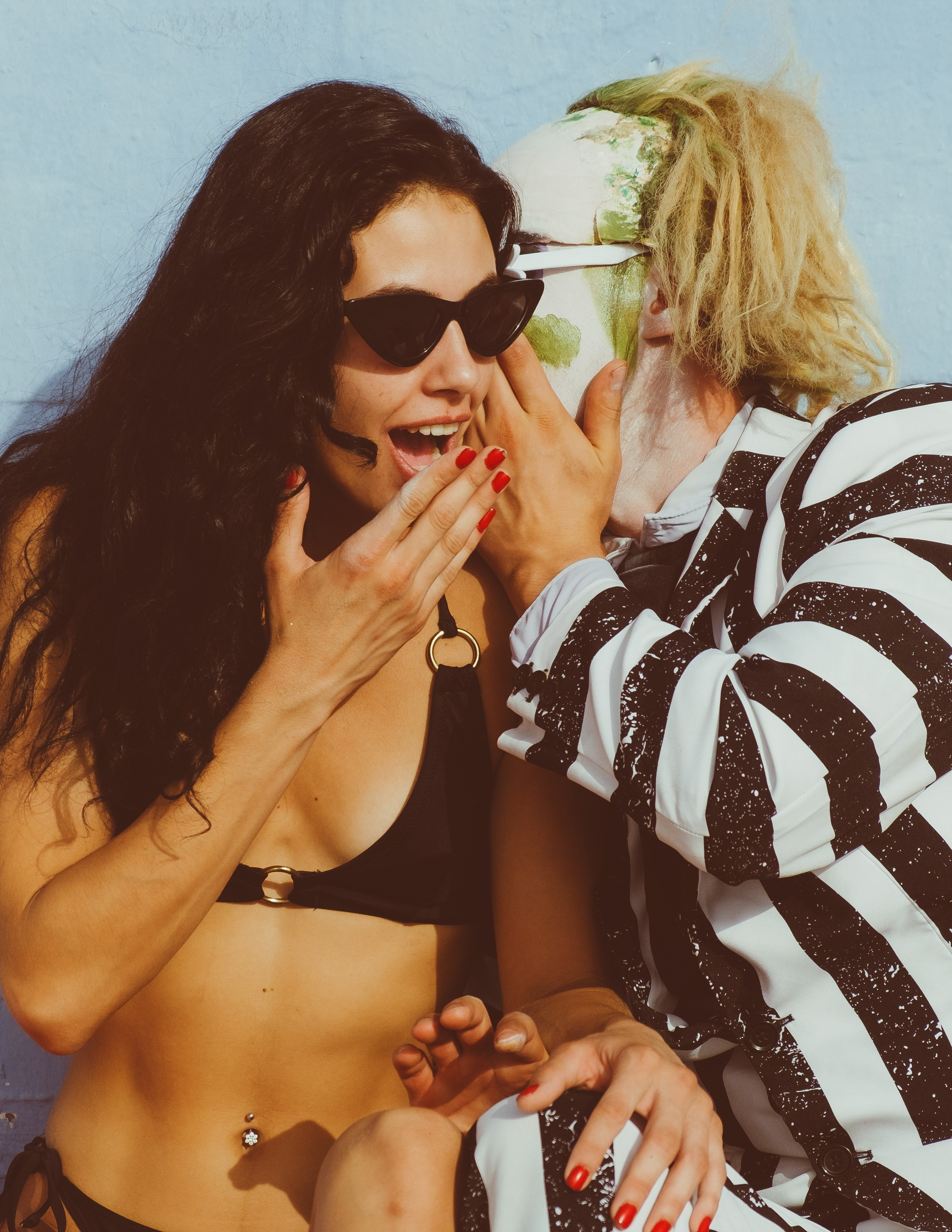 Beetlejuice на море: Экспериментальная фотосессия с цирковыми артистами — Фотограф Андрей Луковников