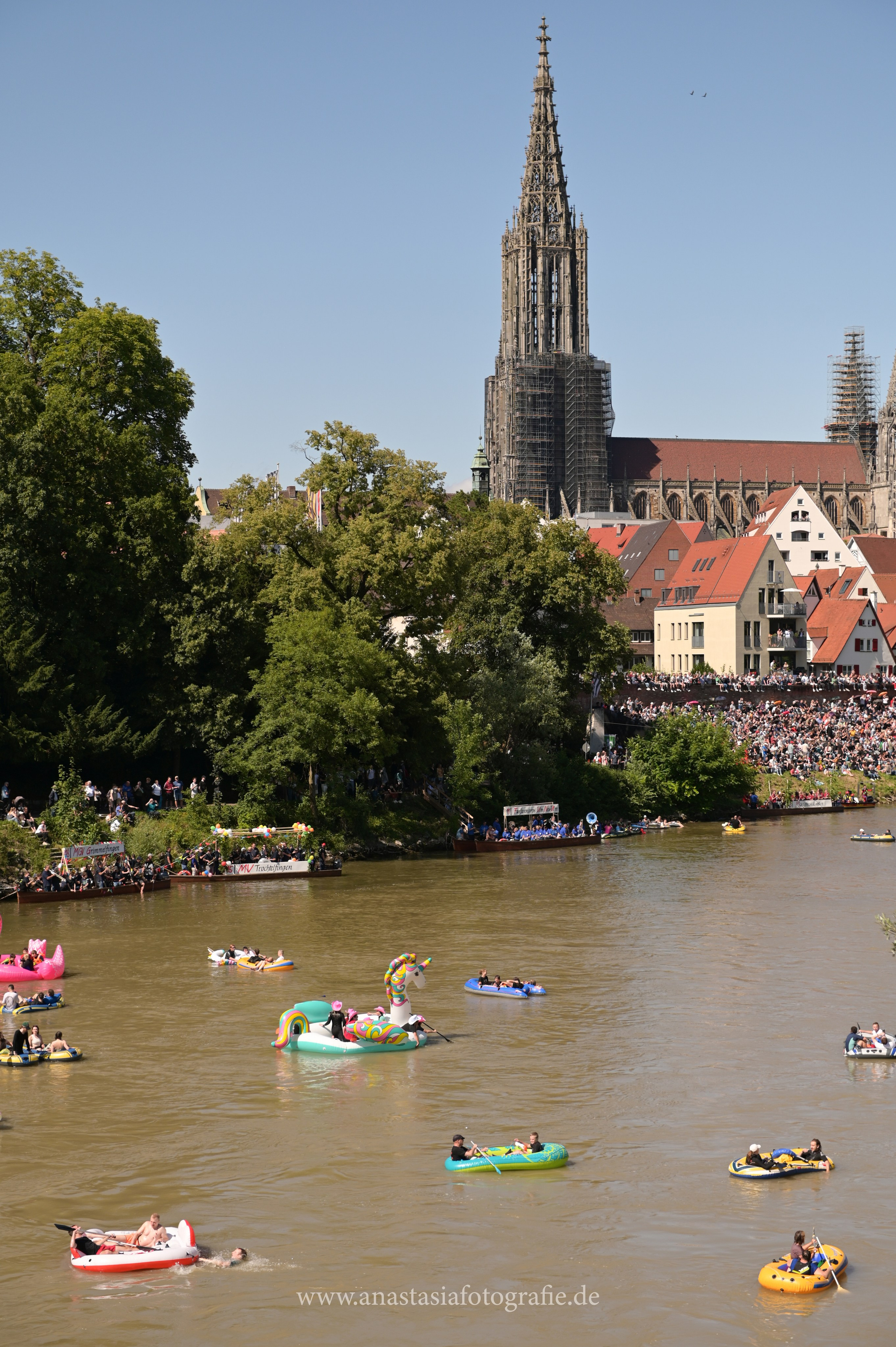 Nabada Ulm 2025. Newbornfotograf Kinderfotograf Ulm Familienfotograf Anastasia Neu-Ulm