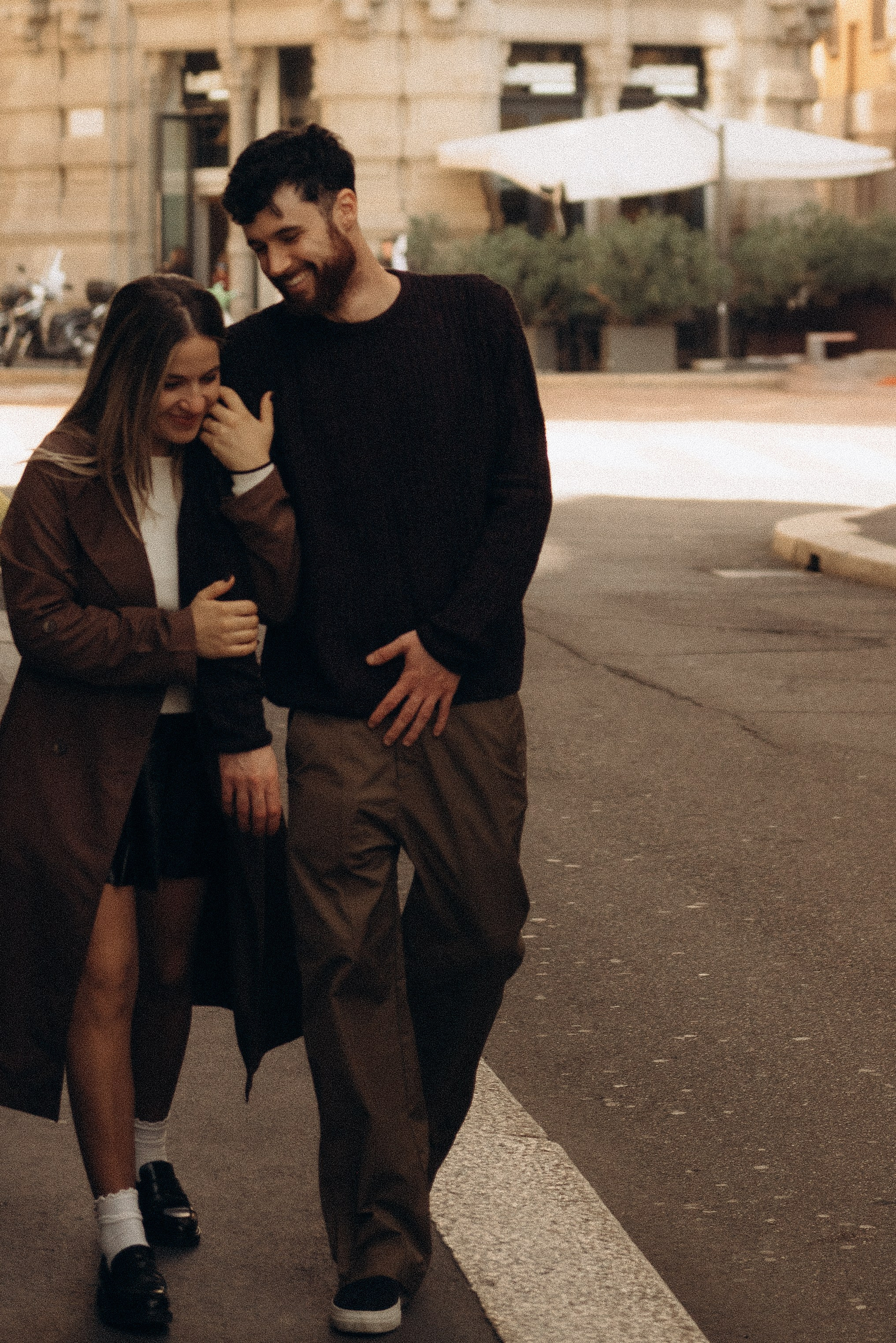 Walking in Milan steets with lovely couple. Private photosession