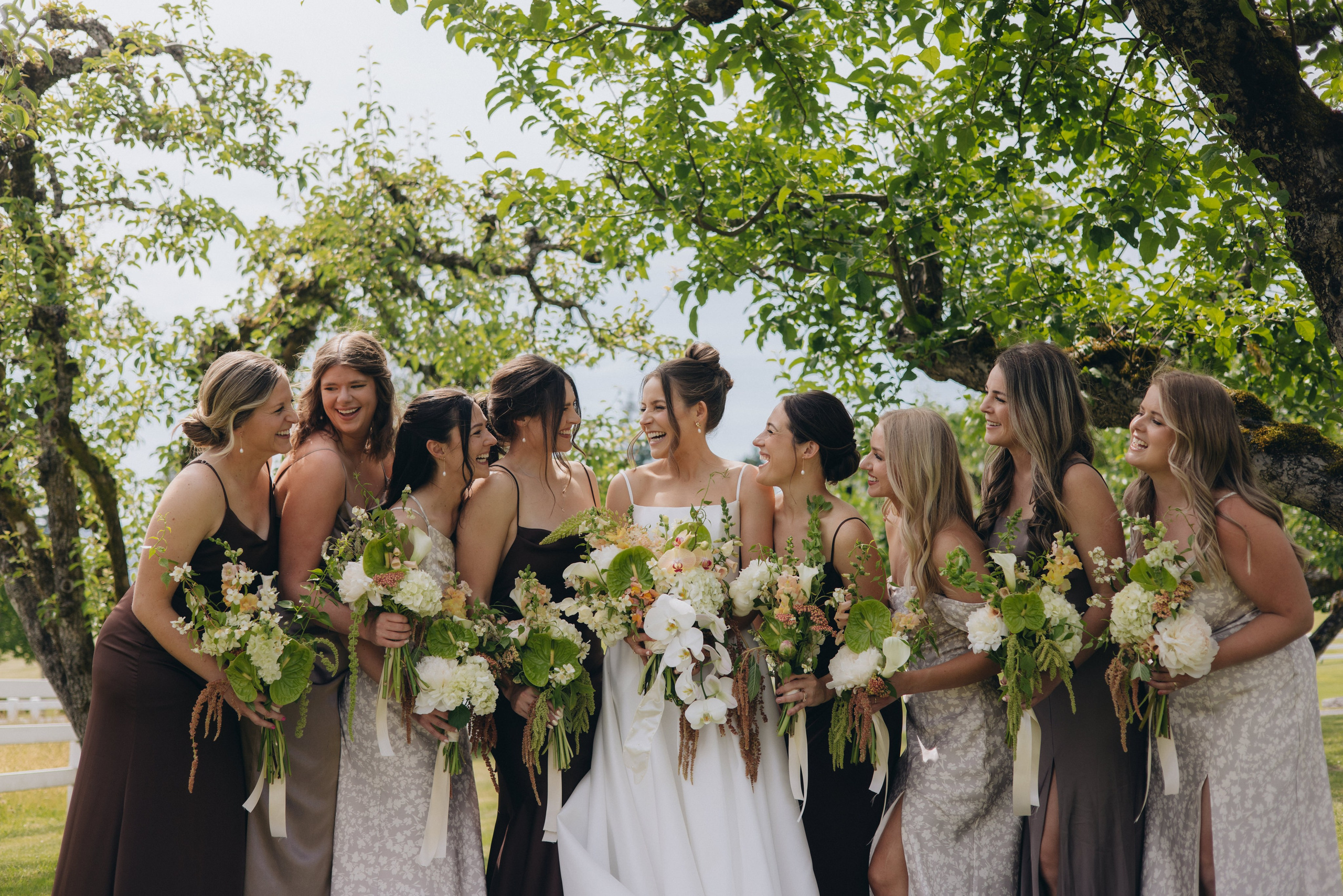 Wedding Shelby & Riley | Columbia River Gorge, WA | Georgy Shishkin Photography Photography. Portland Wedding Photographer | Authentic PNW Love Stories