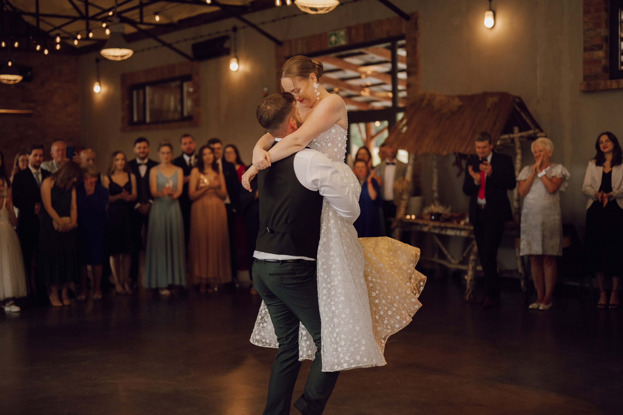 Kasia & Kuba | Wesele w stodole Owczarnia. Ślubny fotograf Poznań | Oliwia Makara