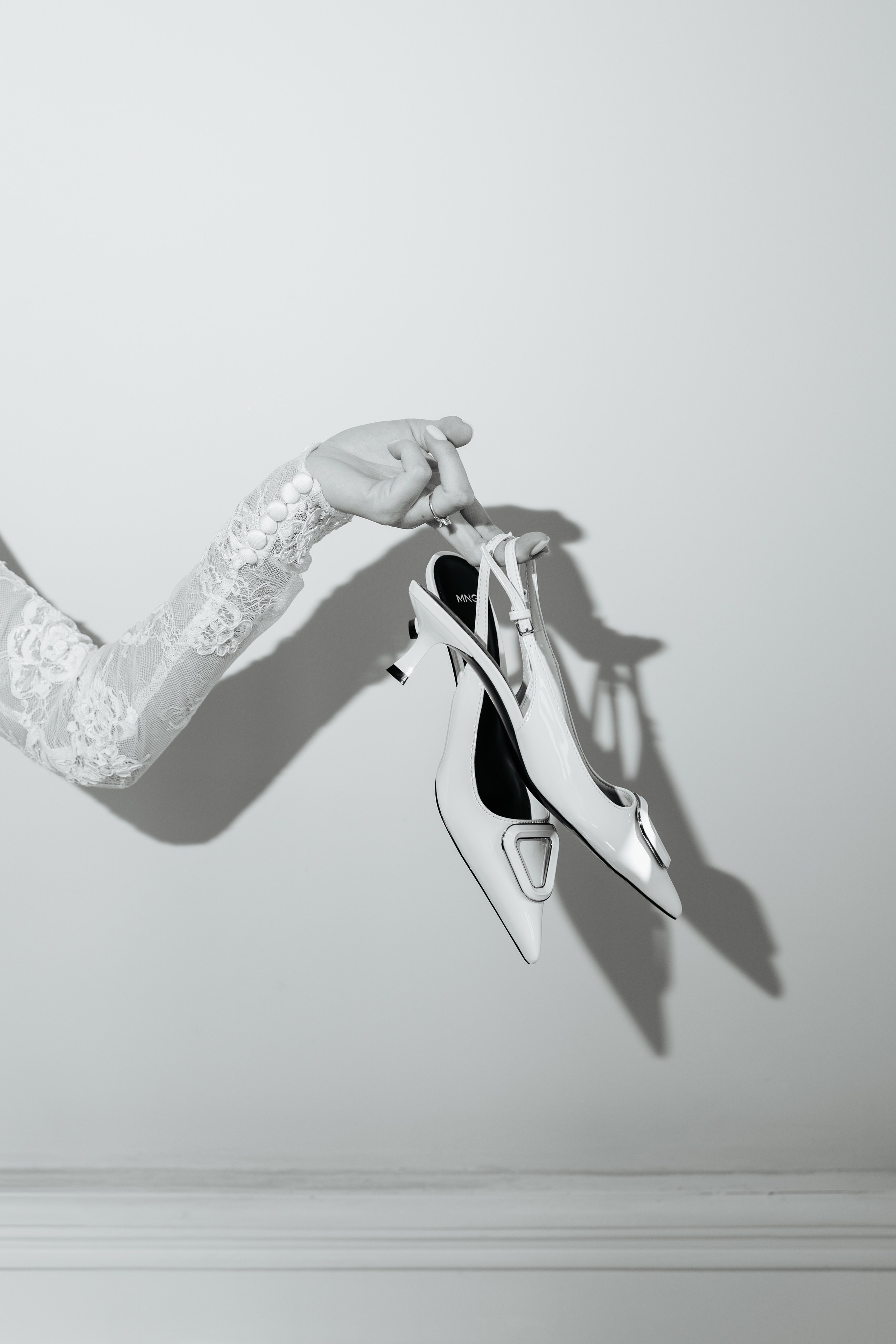 KIND WORDS. Wedding Photographer Editorial Storytelling Cluj, Romania & Europe|Lore Photography