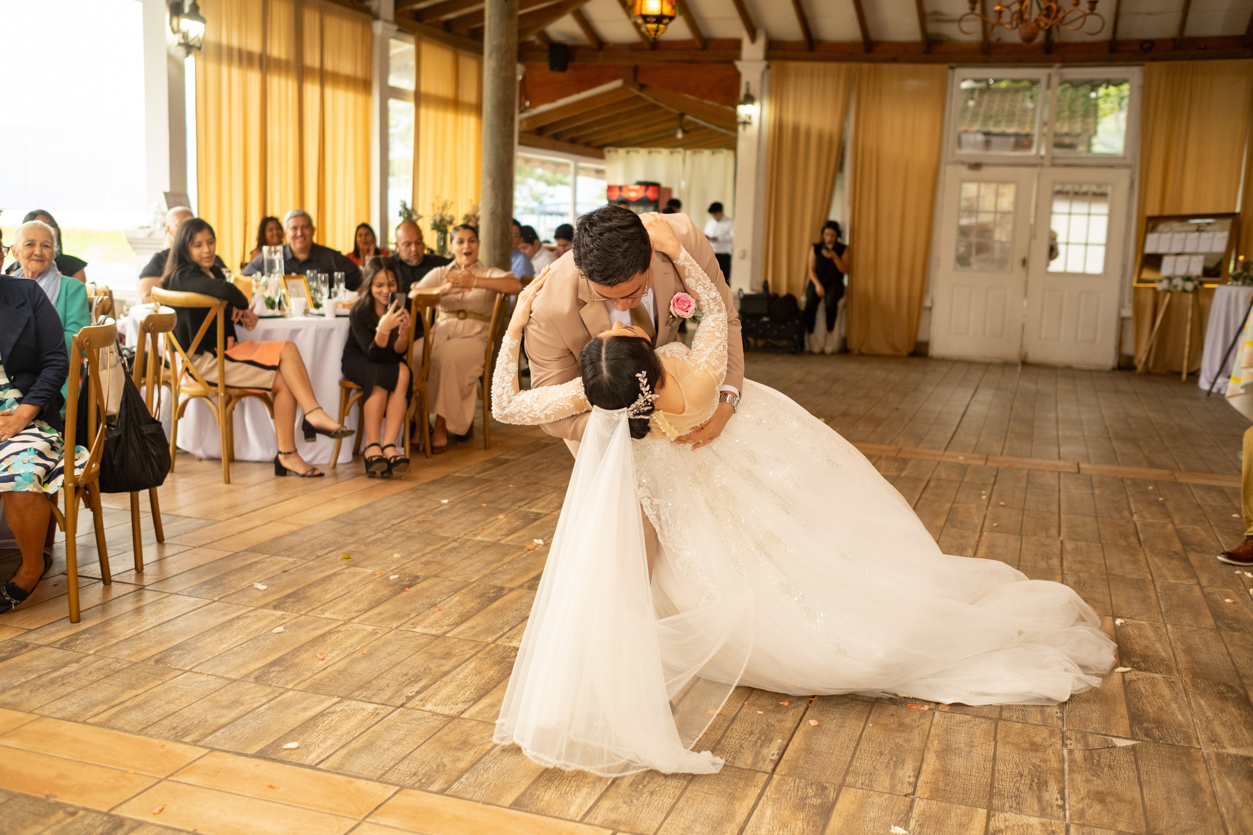 Abi & Gio. Daniel Brand | Fotografía de Bodas y Comercial en Honduras