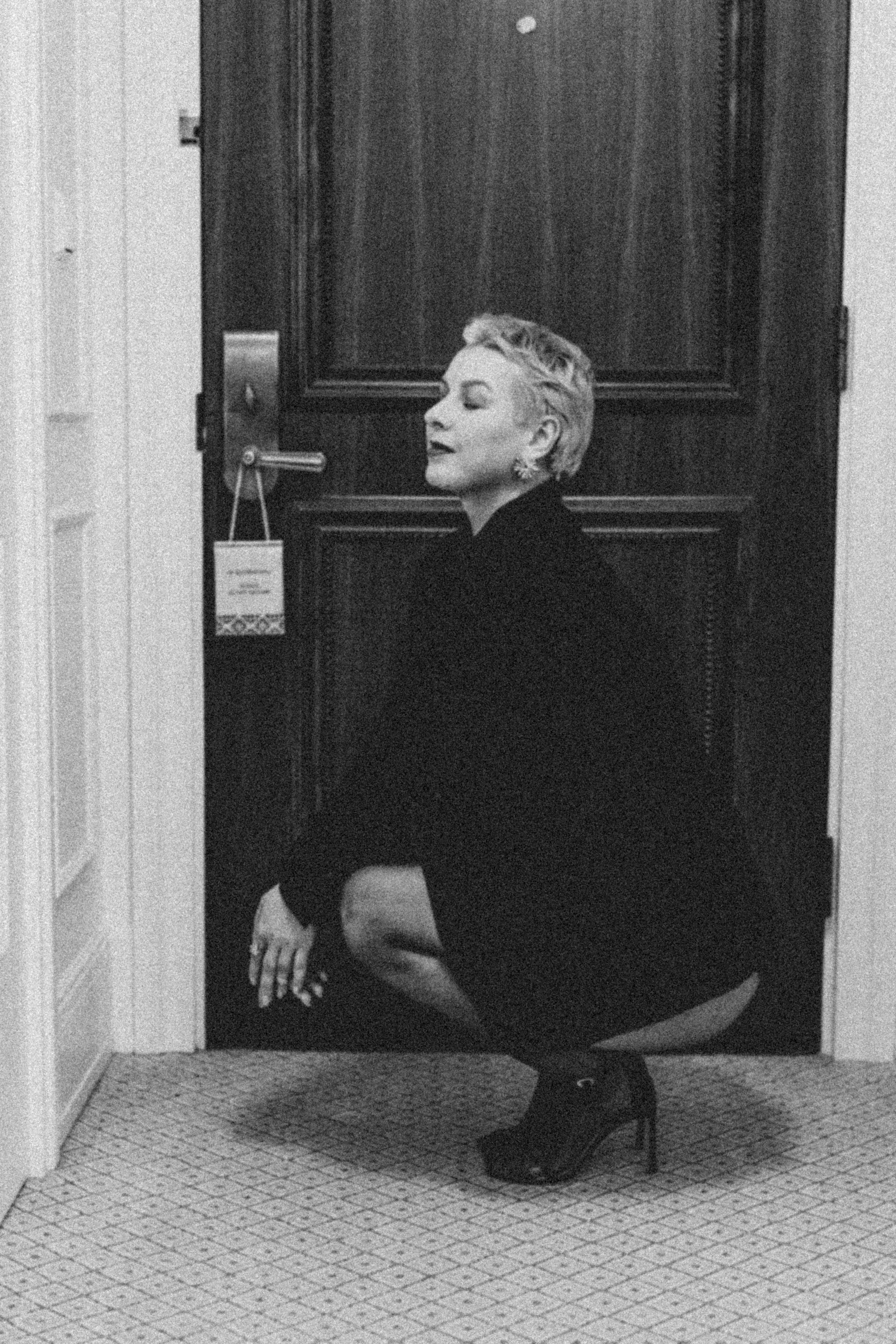 Luxury Boudoir Photography NYC | Four Seasons Hotel Photo Sessions. Videographer and photographer in New York // MAKAROV.VIDEO