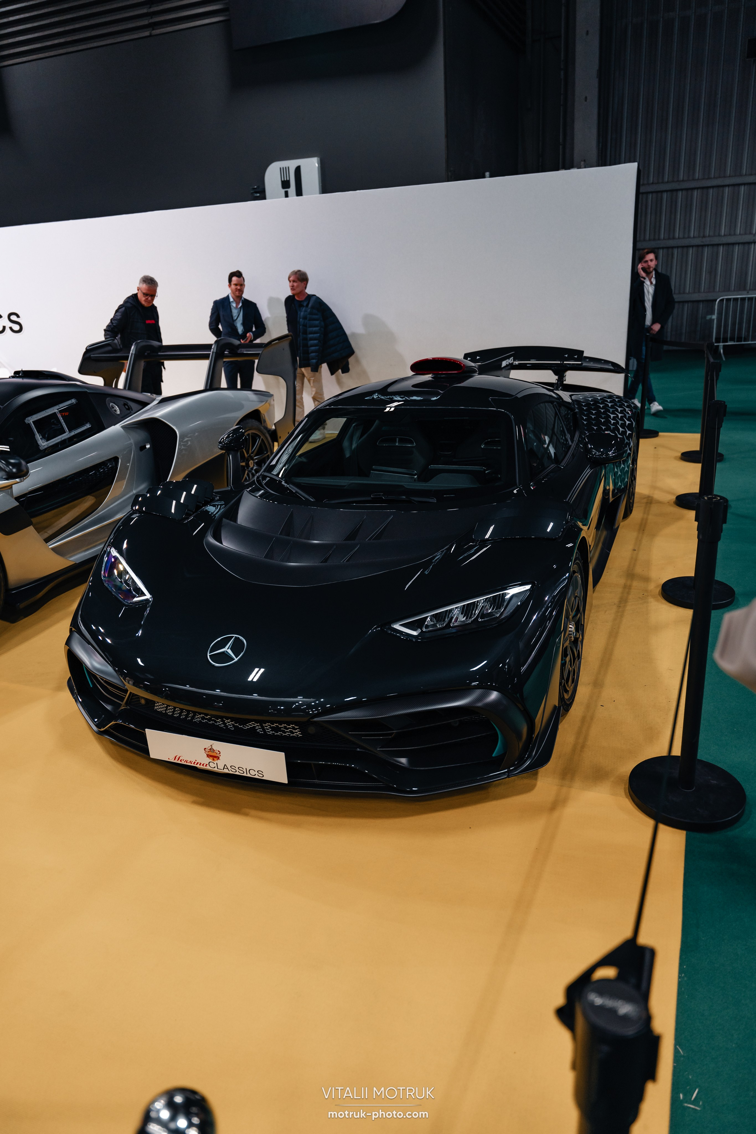 Retromobile-2024. Photographe de voitures à Paris — Vitalii Motruk