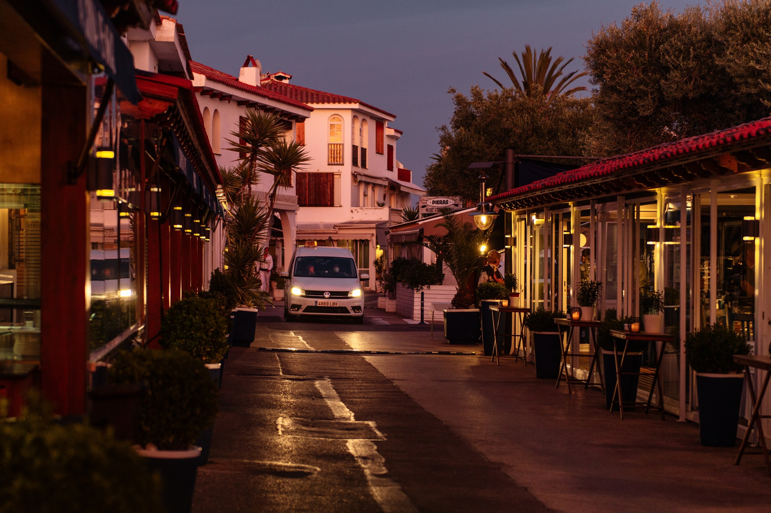 Fotografías de Bodas en Barcelona: Capturando Momentos Espontáneos y E. Fotógrafa Ekaterina Gasanova - sesiones de fotos en Barcelona