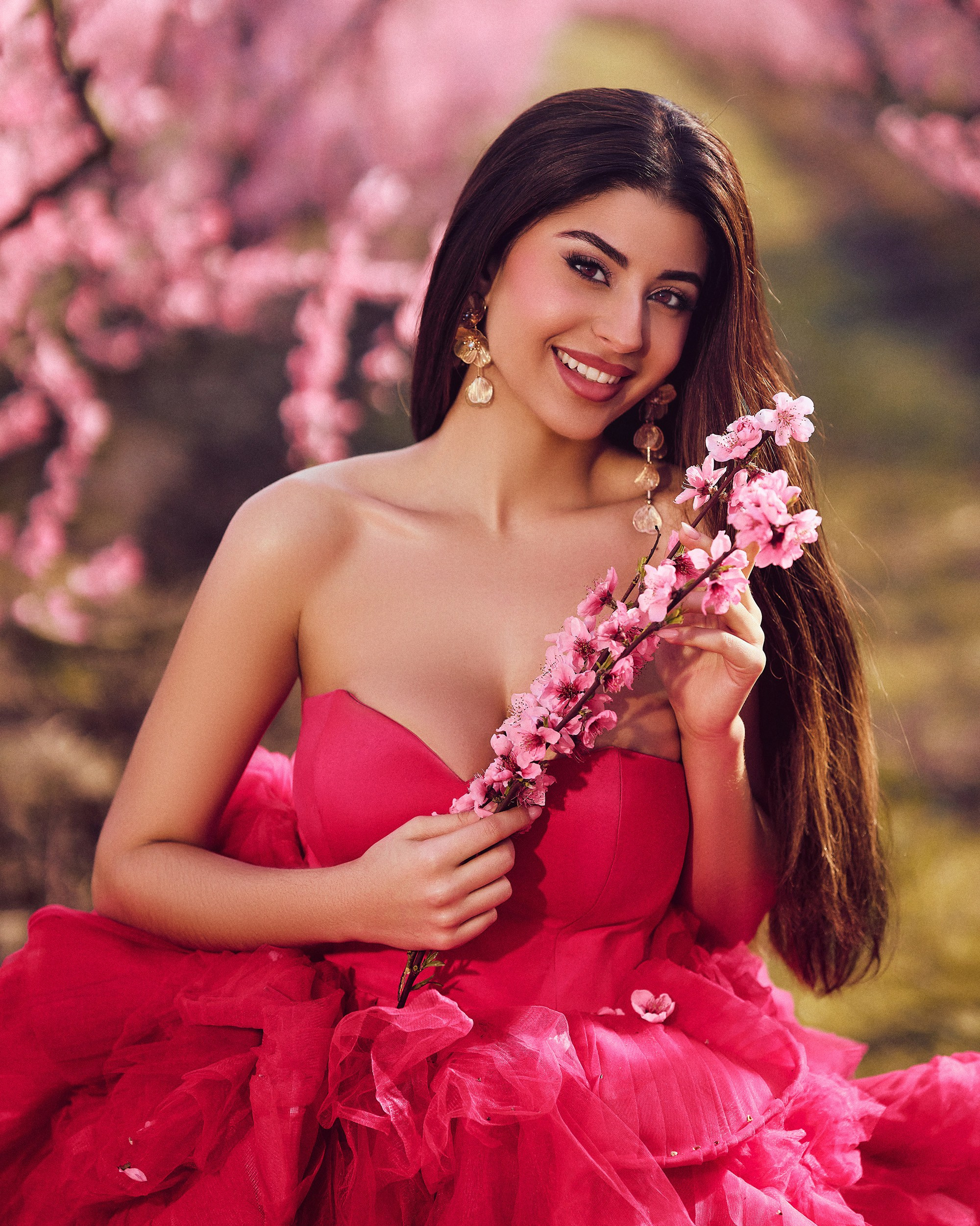 Sesión de fotos en los campos de melocotoneros en flor. Barcelona Photographer | Studio & Outdoor Photo Sessions | Svyatoslav Usmyal