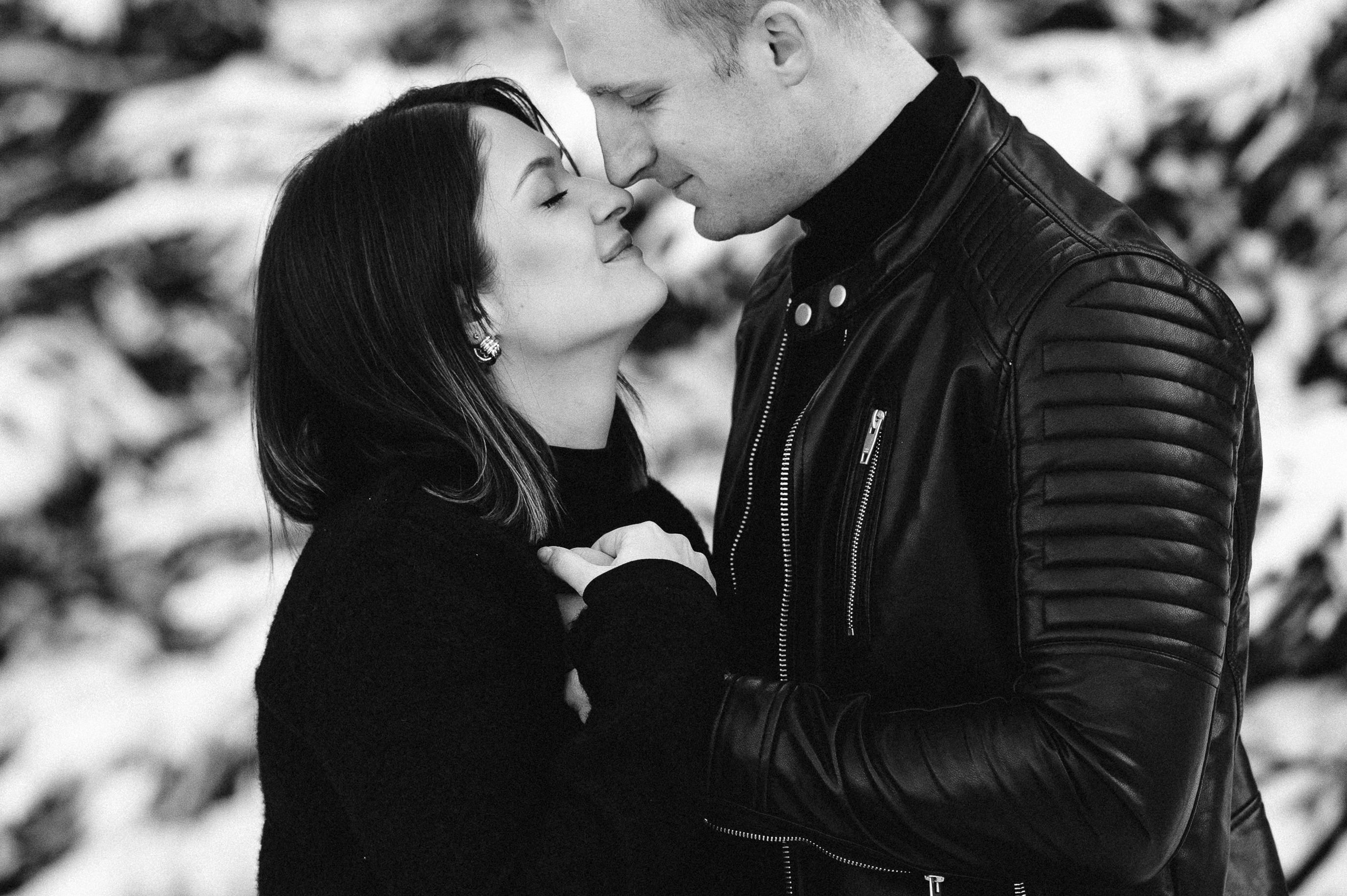 Ședință Foto de Familie la Munte – Fotografii de Iarnă în Lupcina. Valentin Melen - fotograf de nunta 🤍