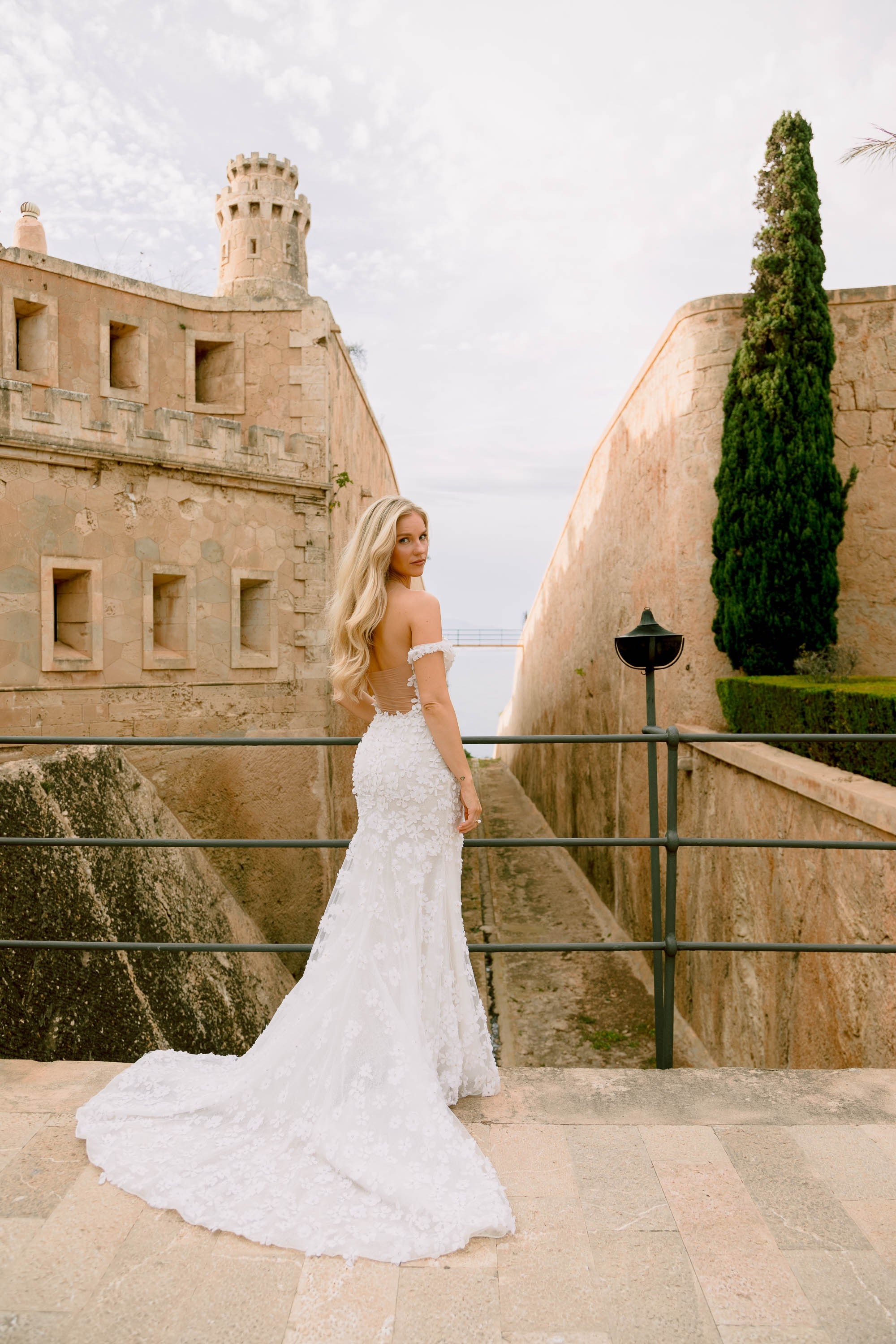 Elegant portrait session Hotel Cap Rocat