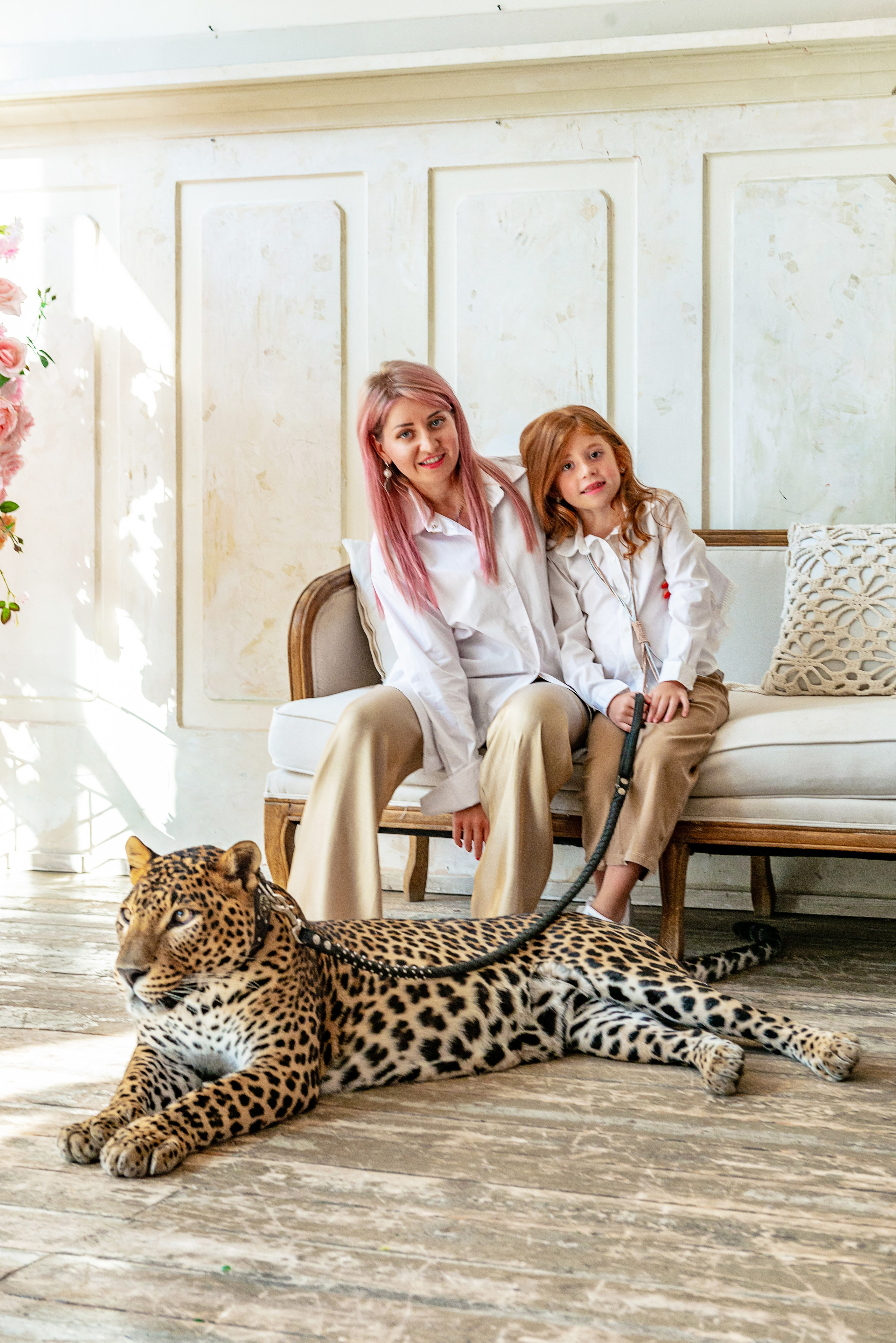Photosession in the studio with a leopard. FOTÓGRAFO MÉXICO QUINTANA ROO