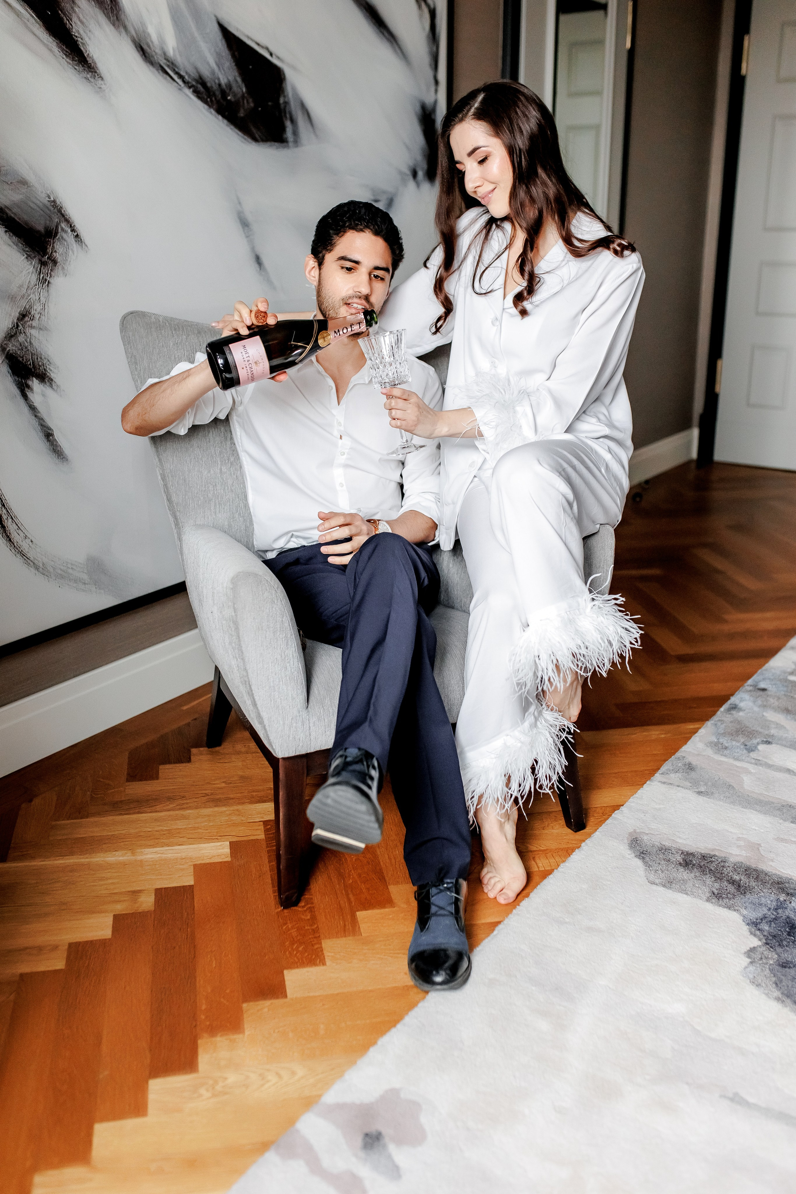 Getting Ready im Ritz Carlton Berlin: Ein zauberhafter Start in den Hochzeitstag. Hochzeitsfotografie in Berlin Nataliia Schütze