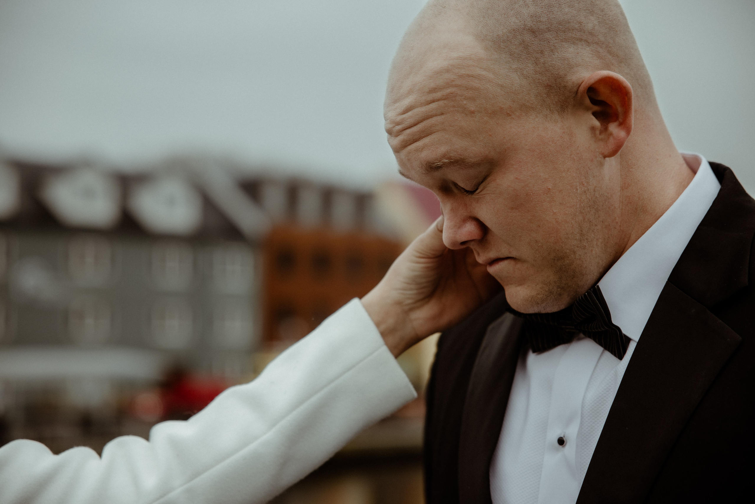 Elope at Faroe islands to celebrate 10 years anniversary. Iceland elopement photographer & videographer