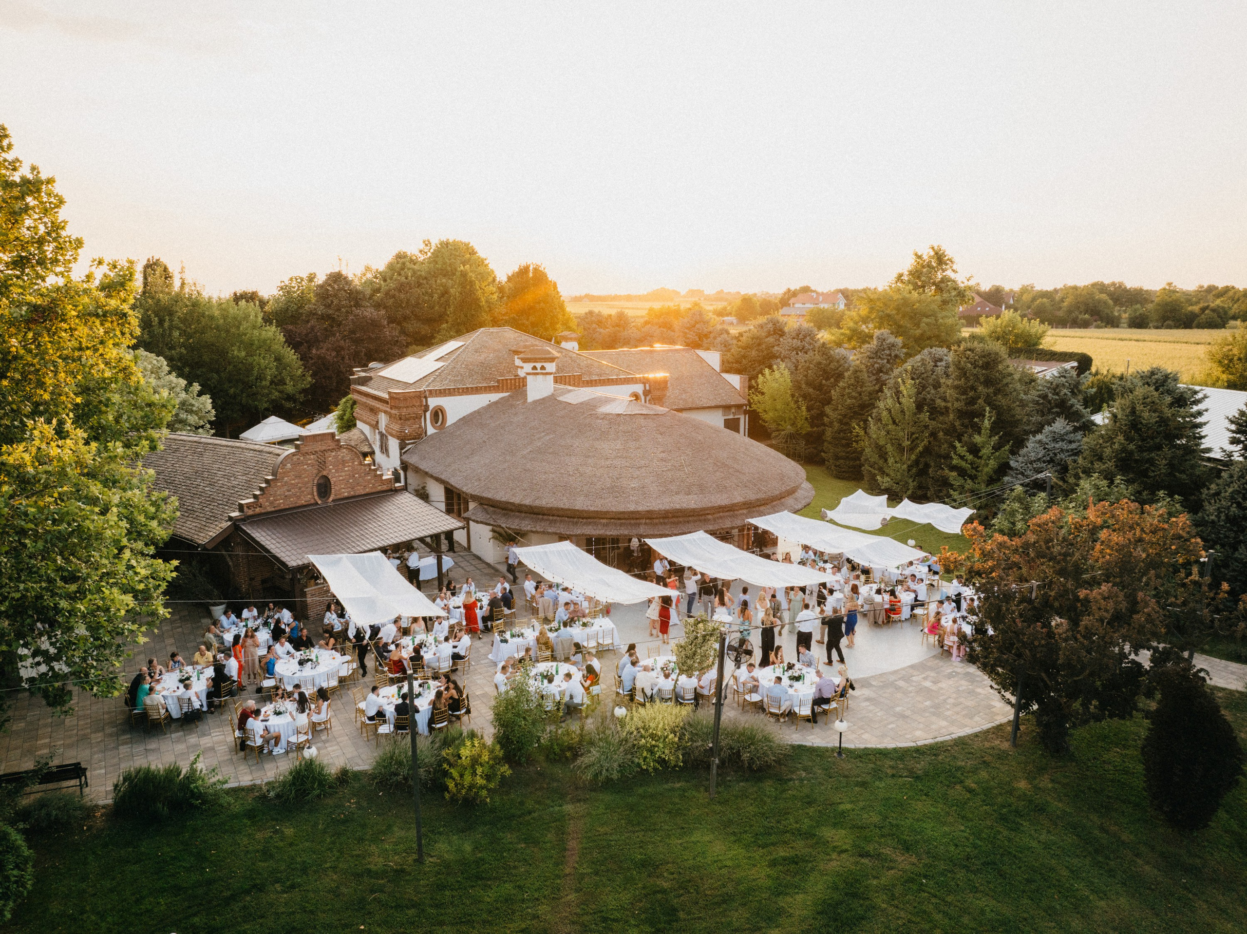 Vila viko, Venčanje