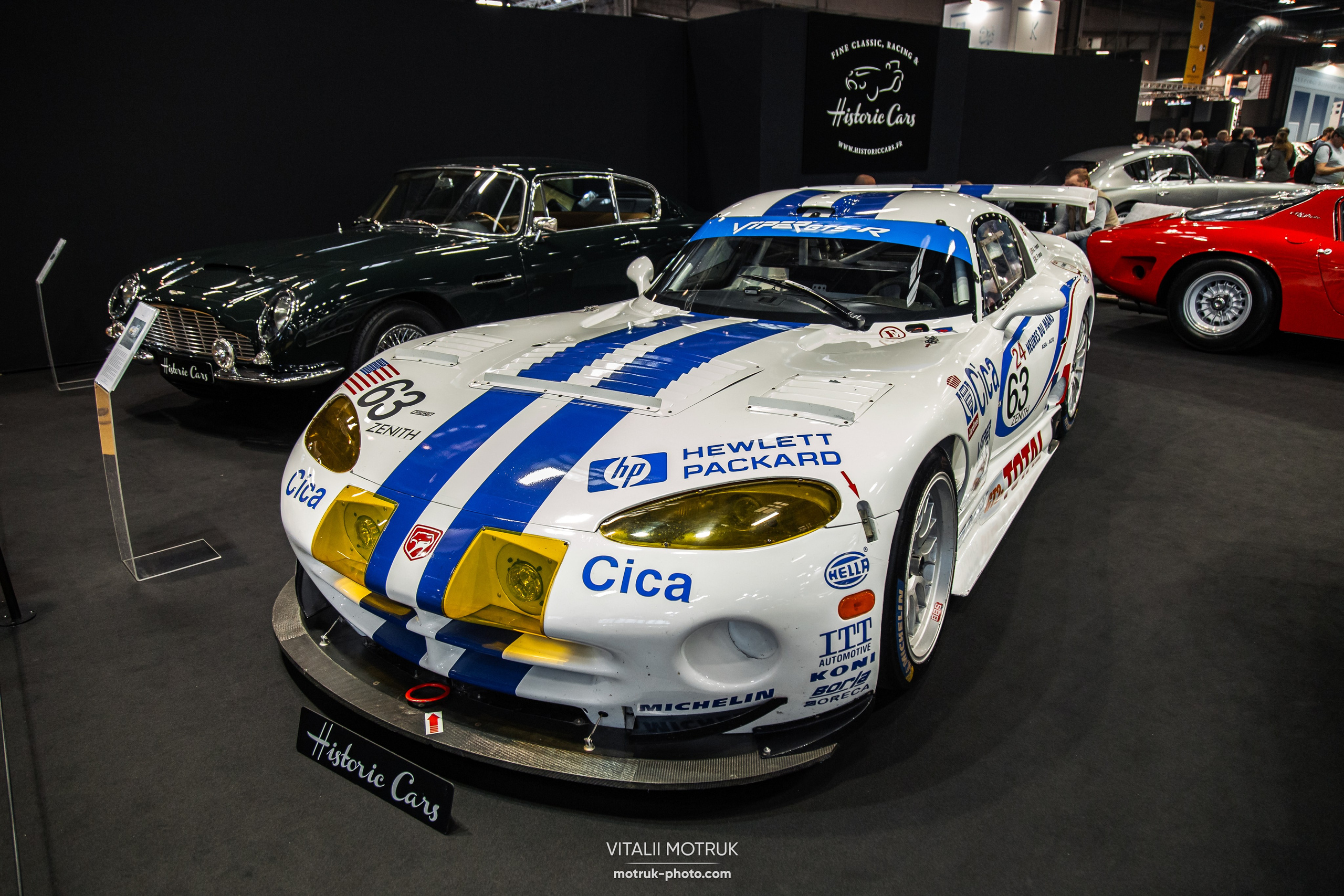 Retromobile 2023. Photographe de voitures à Paris — Vitalii Motruk
