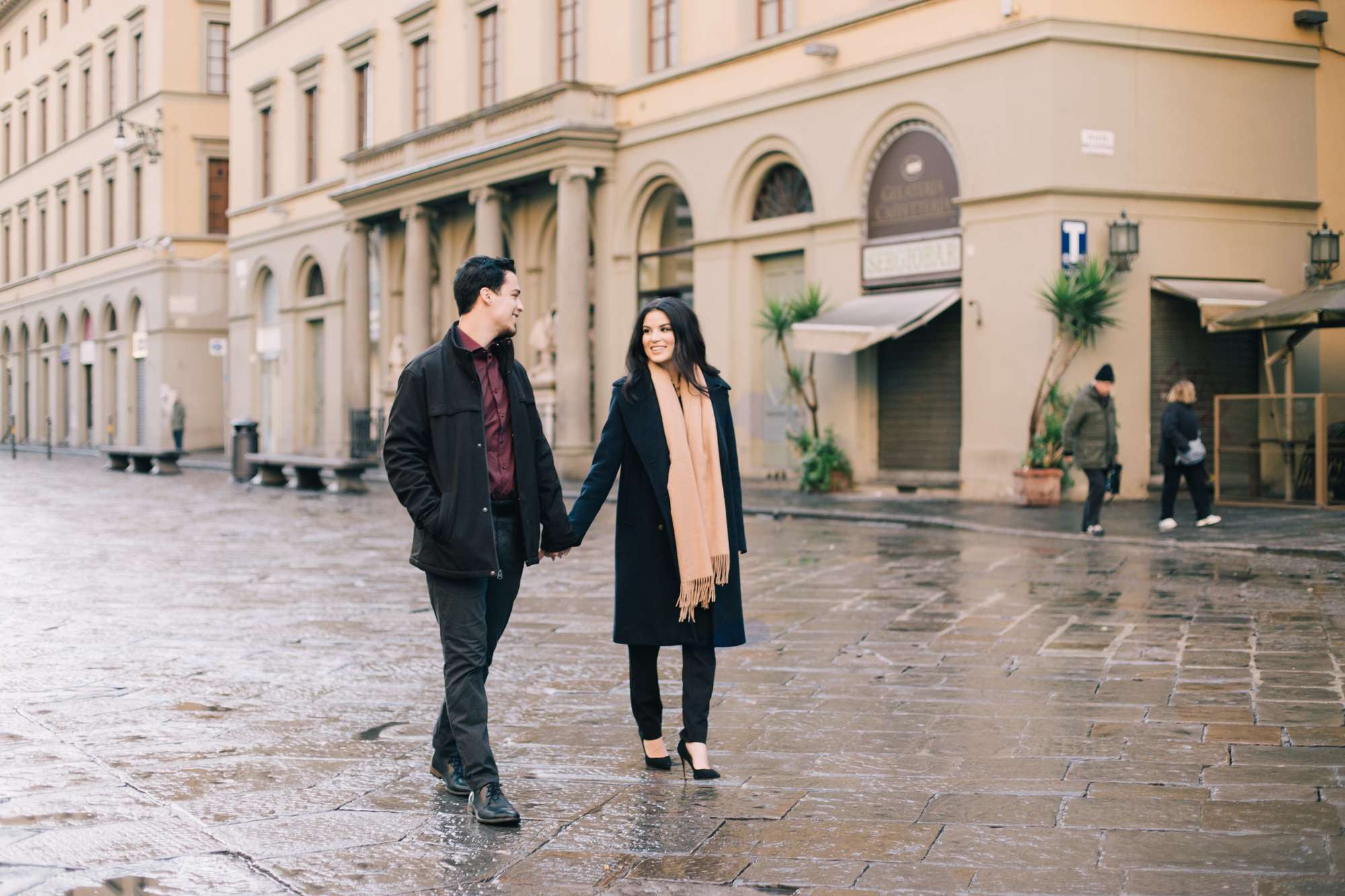 Kristen y Tyler en Florencia, Italia. Fotógrafa familiar Santiago y Chile Anna Almazova