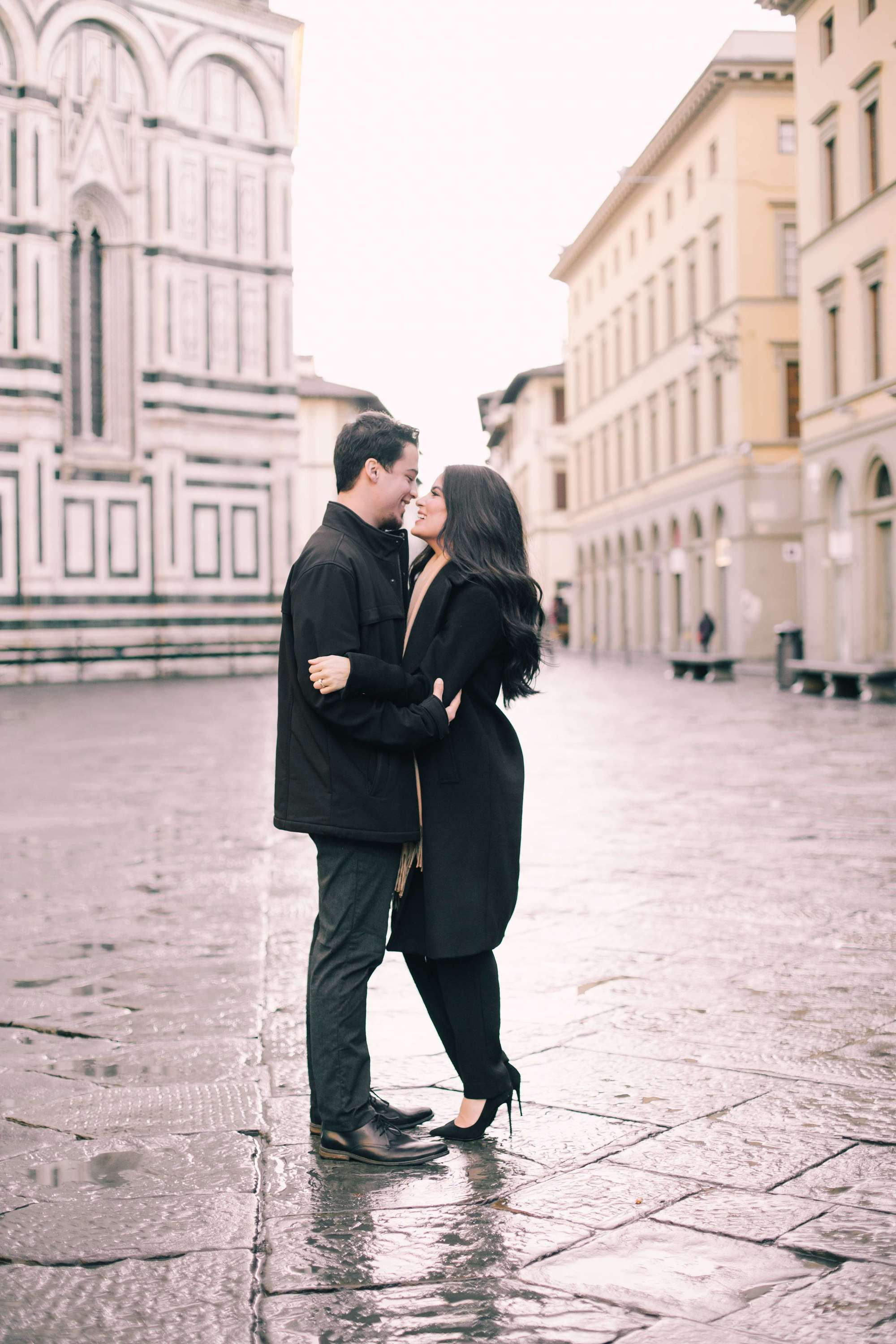 Kristen y Tyler en Florencia, Italia. Fotógrafa familiar Santiago y Chile Anna Almazova