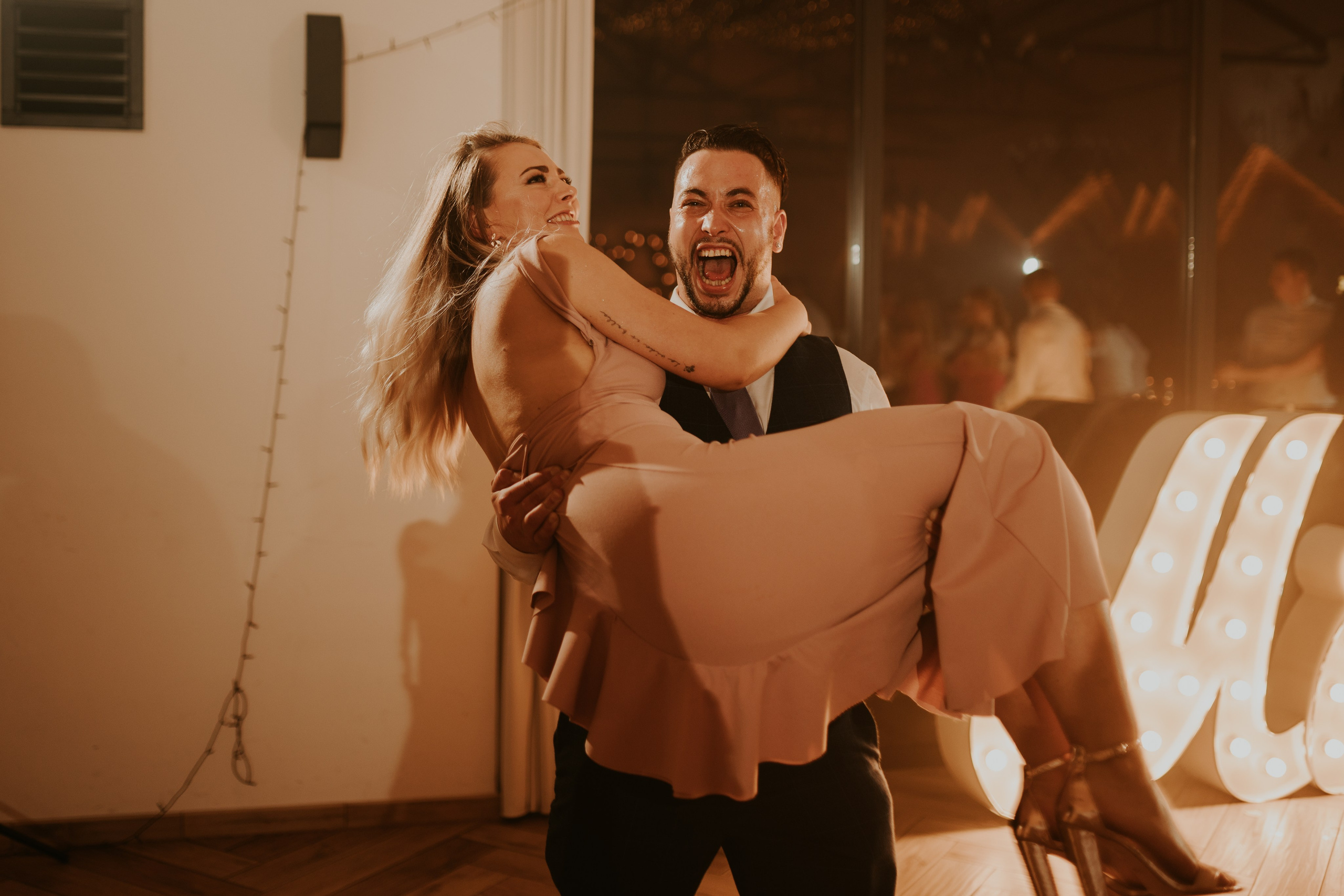 Trzy Drzewa: wspaniała uroczystość Wiktorii i Kamila. Karkowskafoto - fotografia miłości