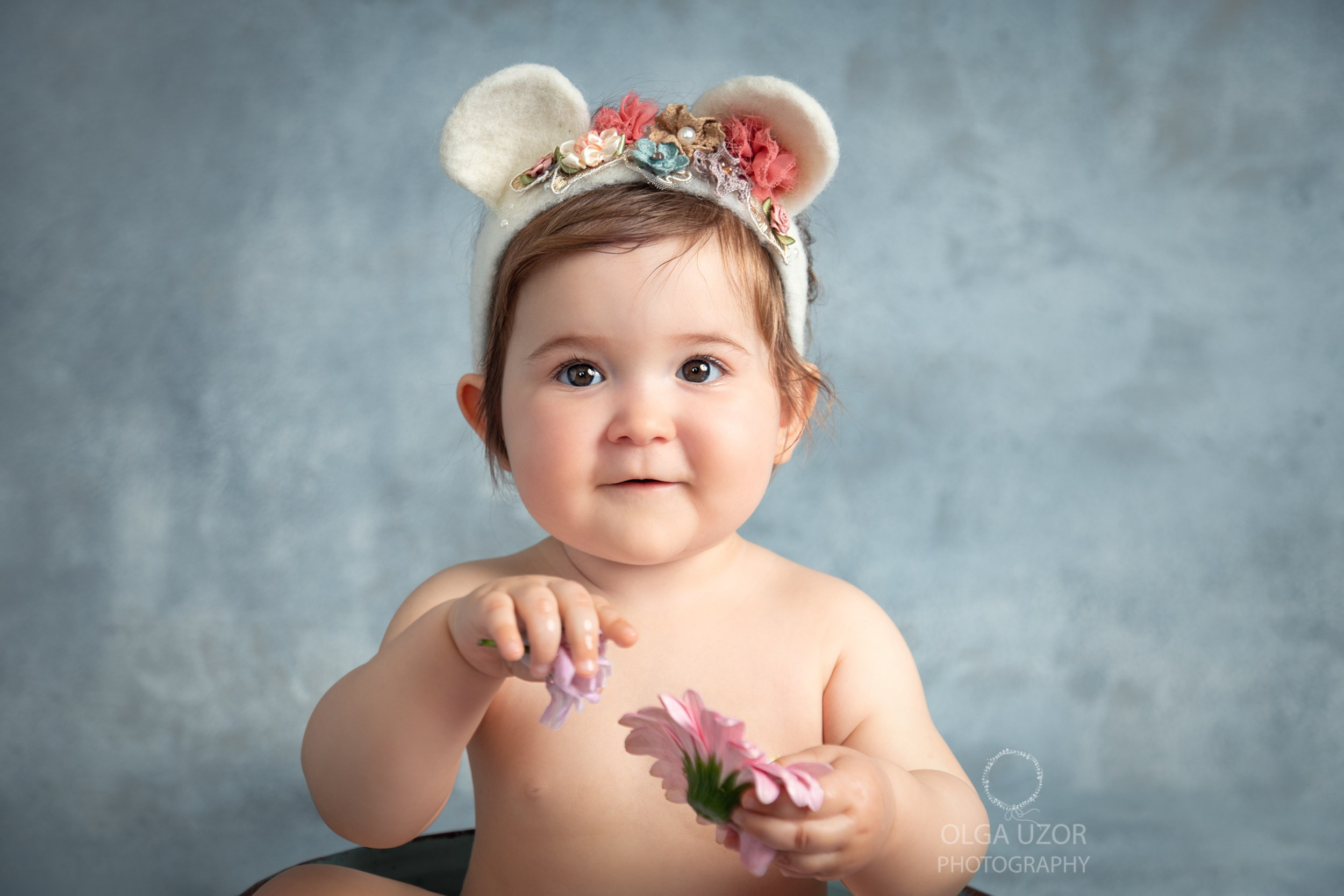 Contact with photographer. Stevenage, Hertfordshire family, maternity and newborn photographer