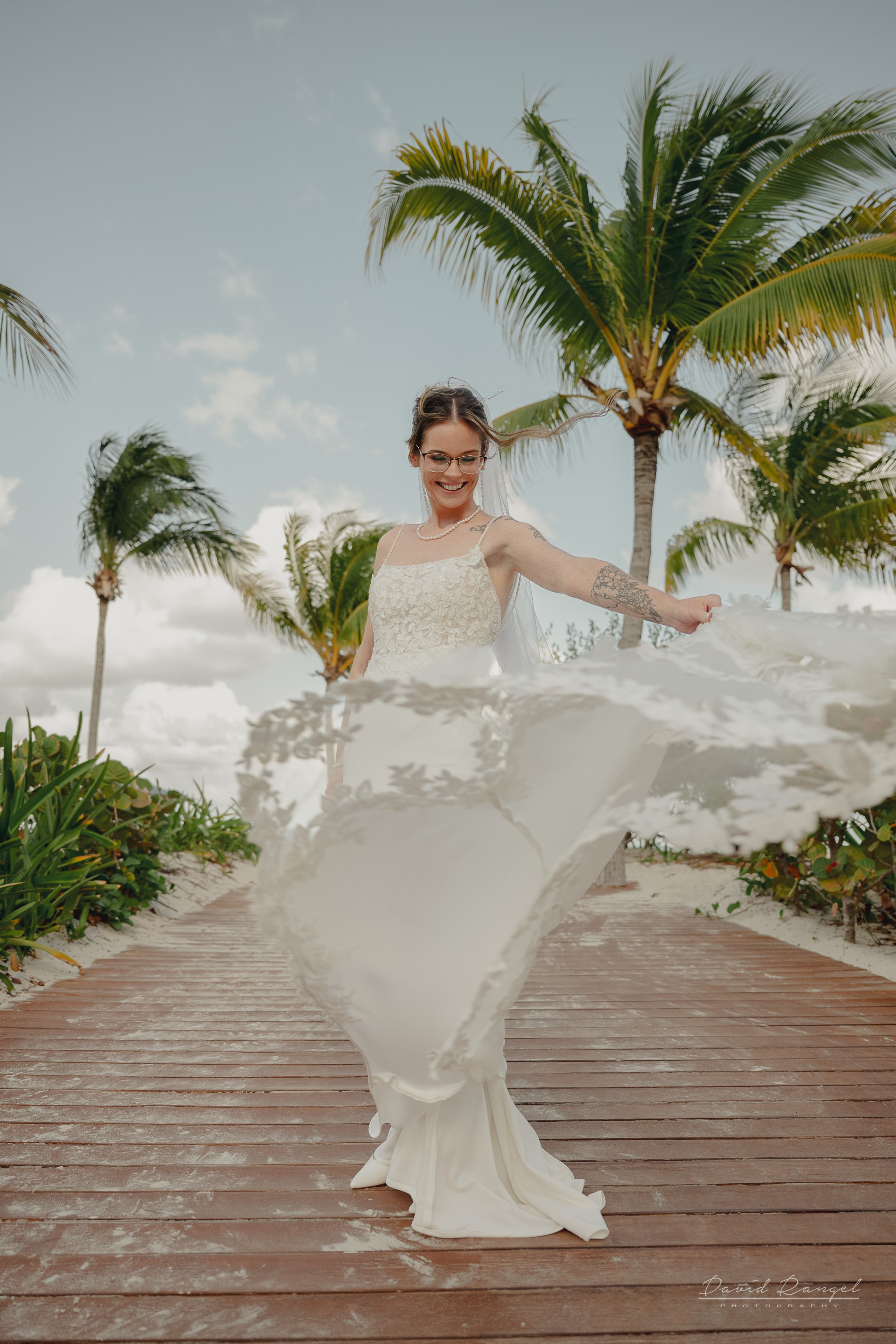 Danielle and Joshua’s sneak peek wedding. Destination wedding photographer based in Cancun and Riviera Maya with service worldwide