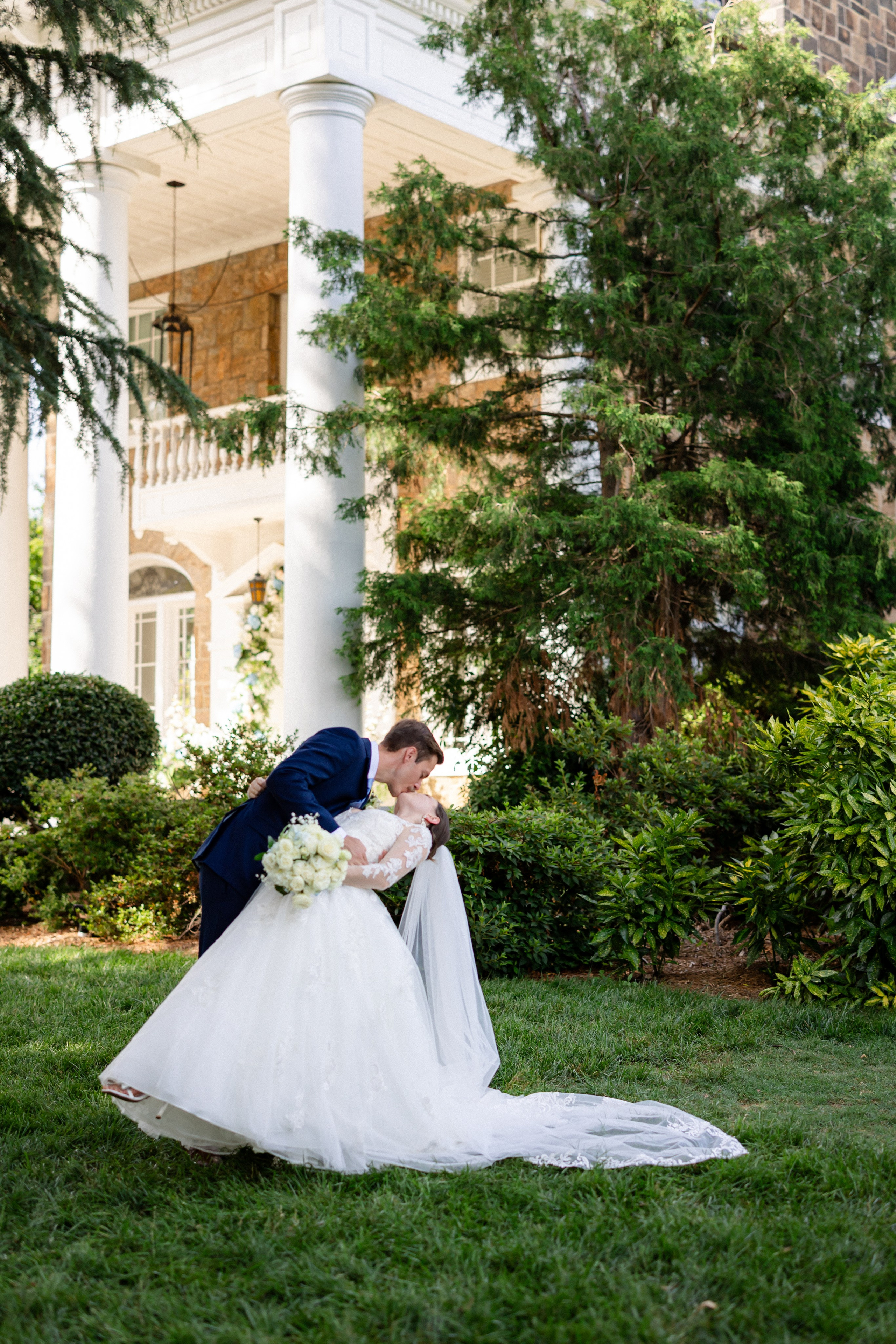 Lester & Annalise’s Romantic Summer Wedding at Gassaway Mansion in Greenville, SC. Wedding and portrait photography in Greenville SC