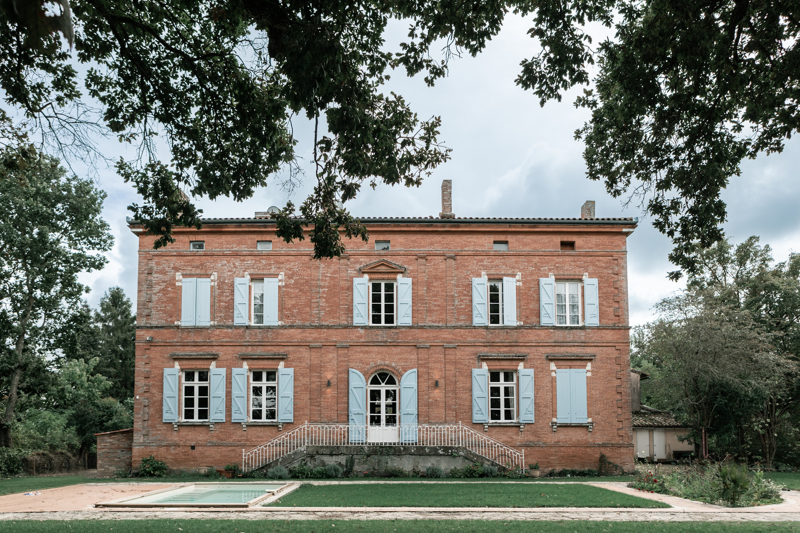 Emerald themed wedding in Château de Puydaniel. Eugénie Smirnova — photographe à Toulouse et dans le sud-ouest de la France