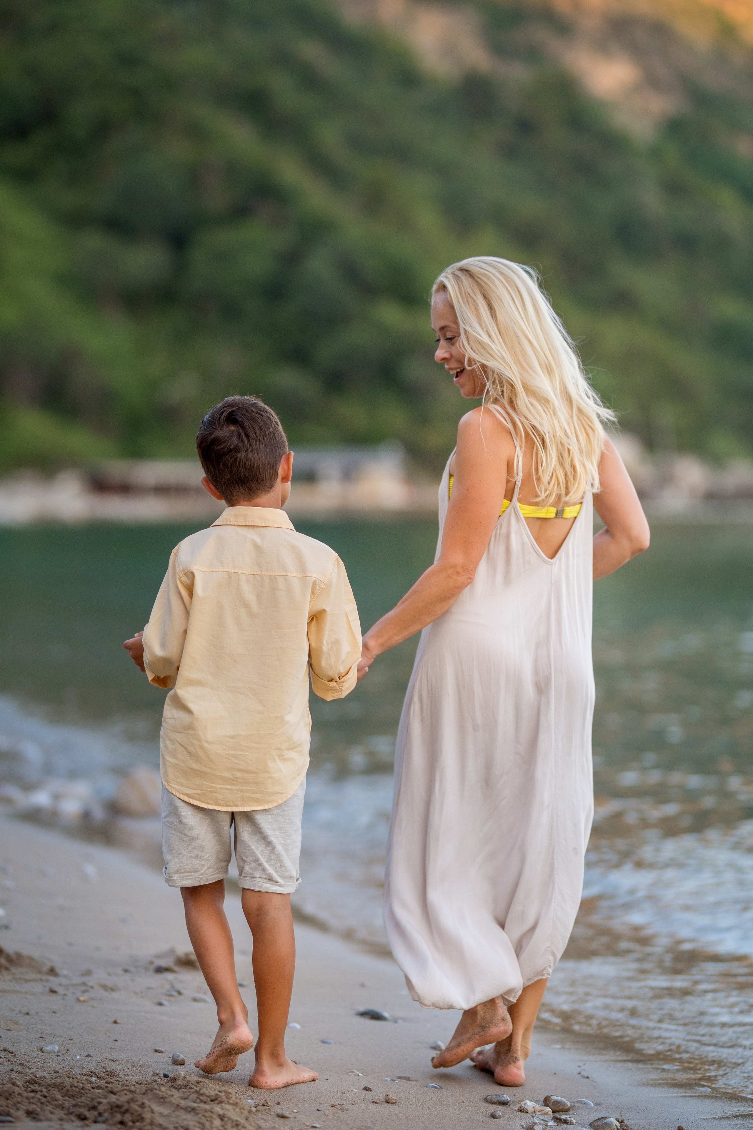 Фотосессия мамы и сына на пляже в Будве, Черногория. Катя Халдеева Фотограф Саратов