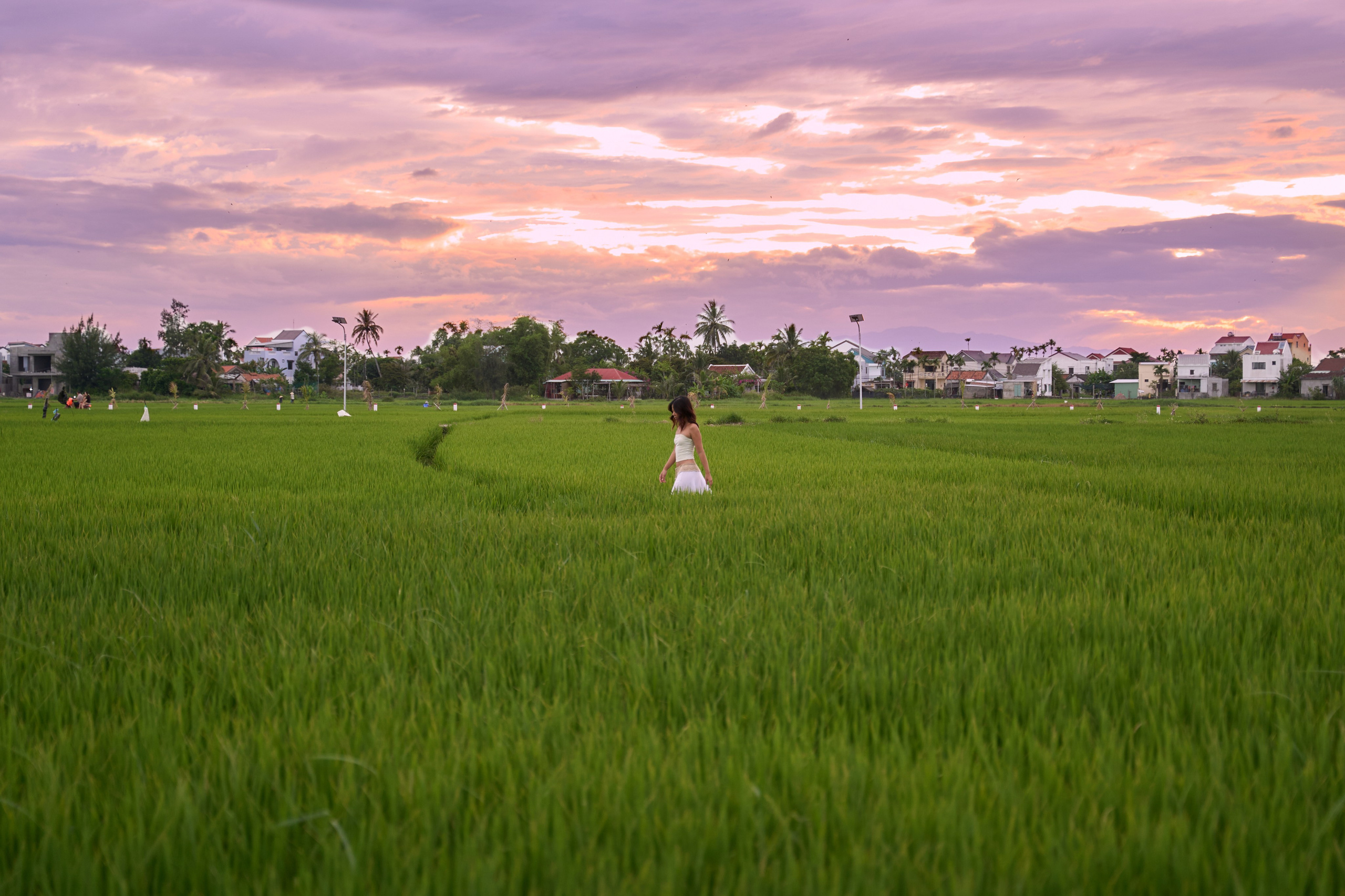 Photographer in Hoi An — Veronika Guzenko. Natural photoshoots for couples, families and solo travelers. Book your shoot today
