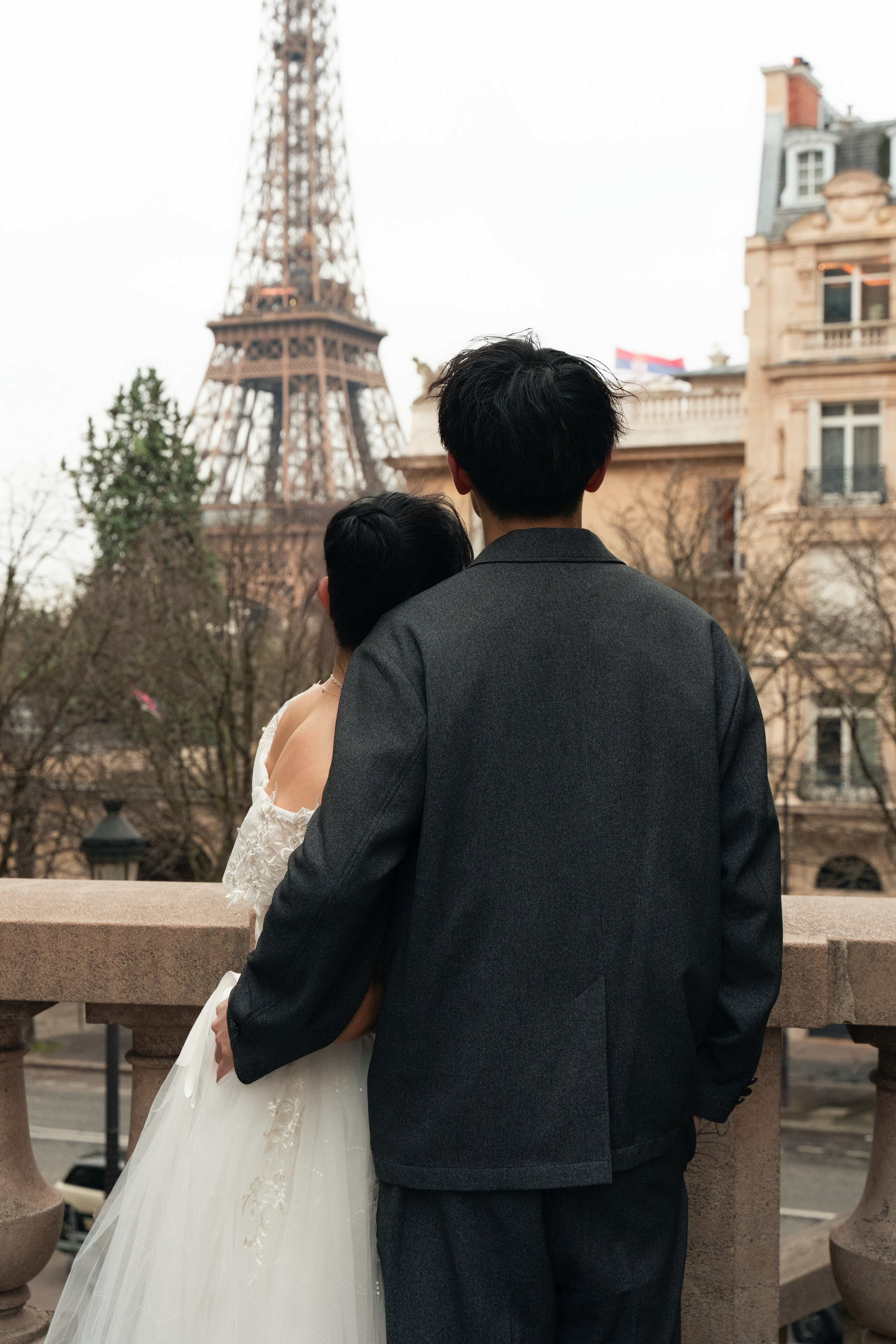 Engagement photo-shoot. Photographer in Paris Yulia Shkadina | Couples, engagement, pre-wedding, individual photo-shoots in Paris at the best locations