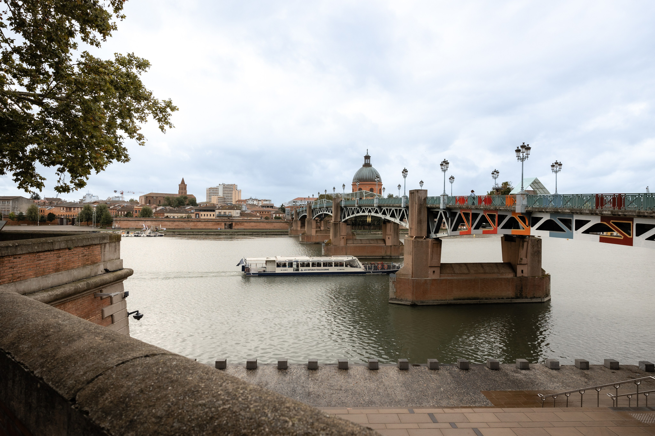 Surprise Proposal in Toulouse. Eugénie Smirnova — your photographer in Toulouse and southwest France