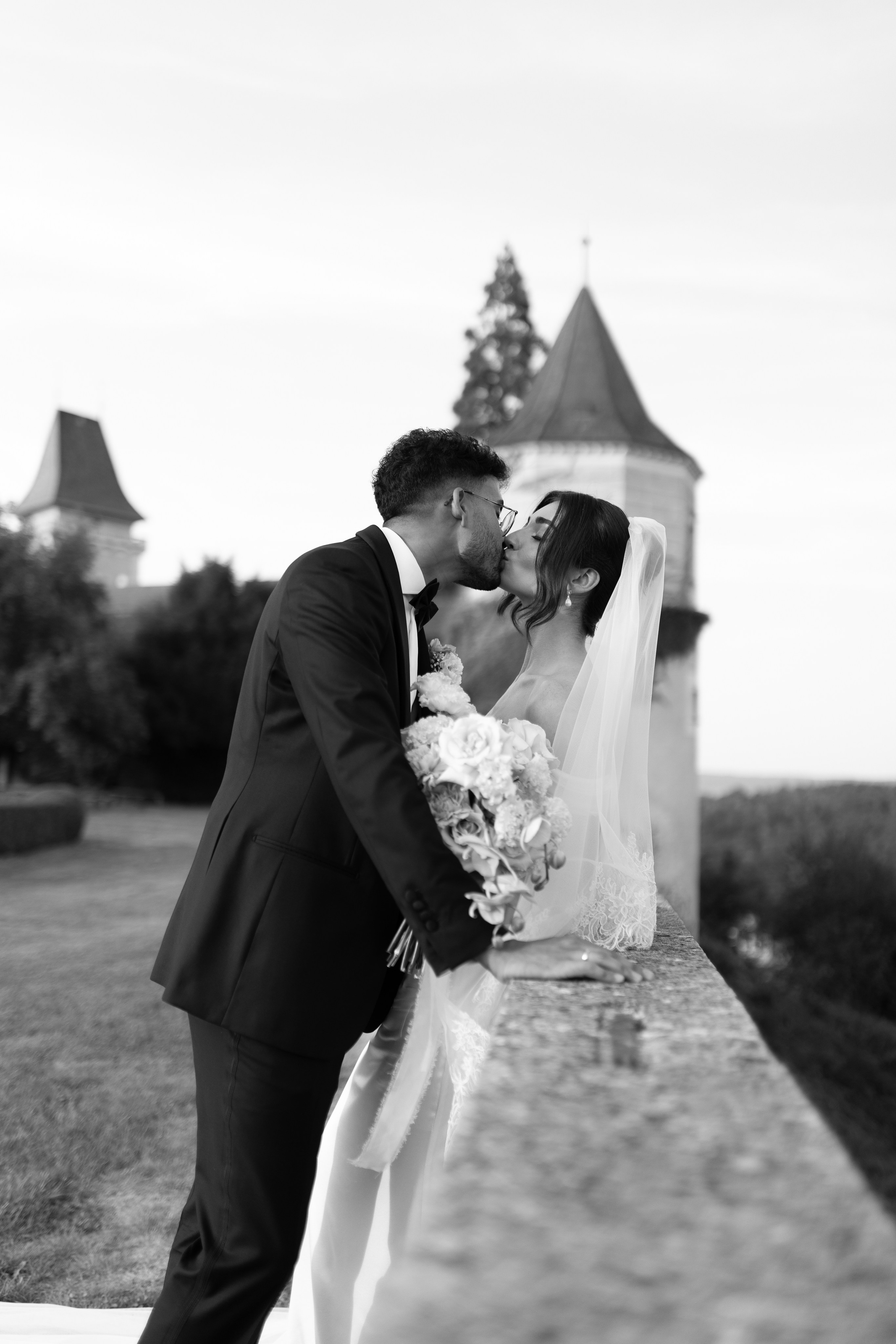 Elegant Castle Wedding in Austria | Alwin & Ruth’s Fairytale Celebration. Wedding photographer and videographer based in Timisoara, Romania